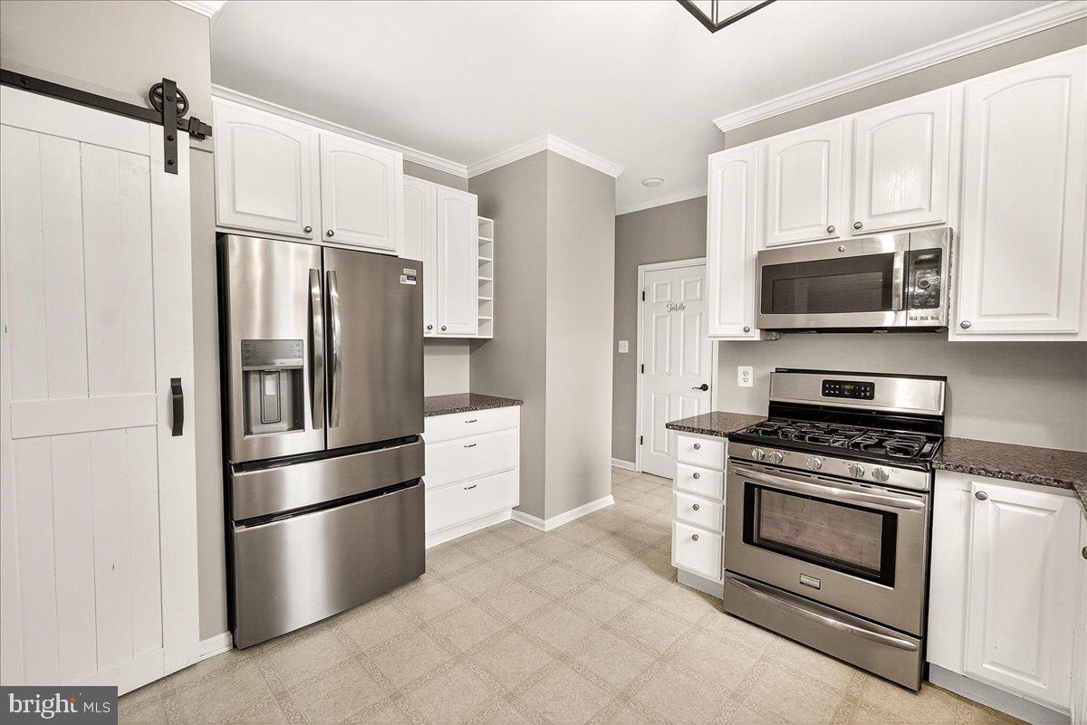 GREEN HILL MANOR - Residential