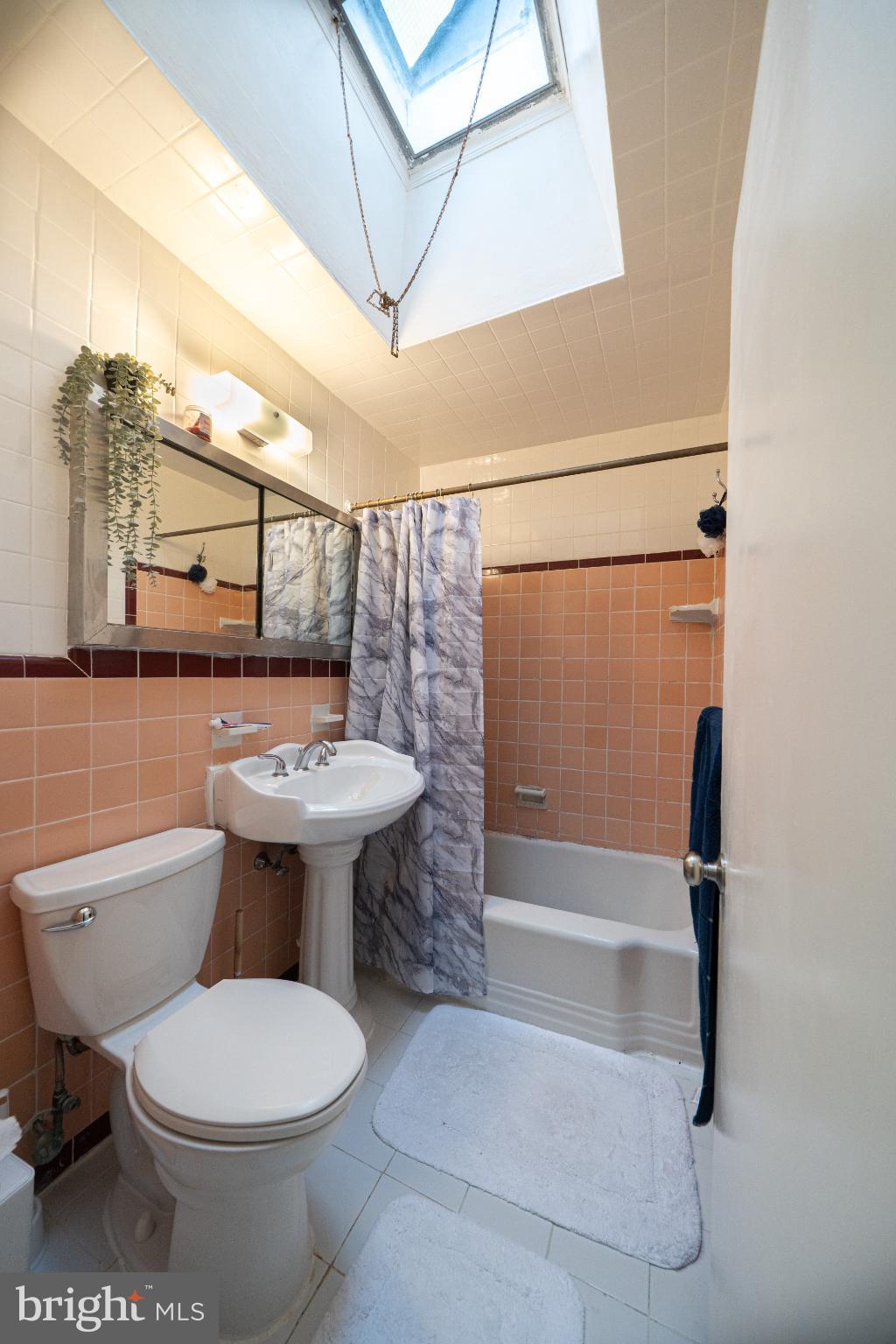 MAYFAIR (WEST) - Residential