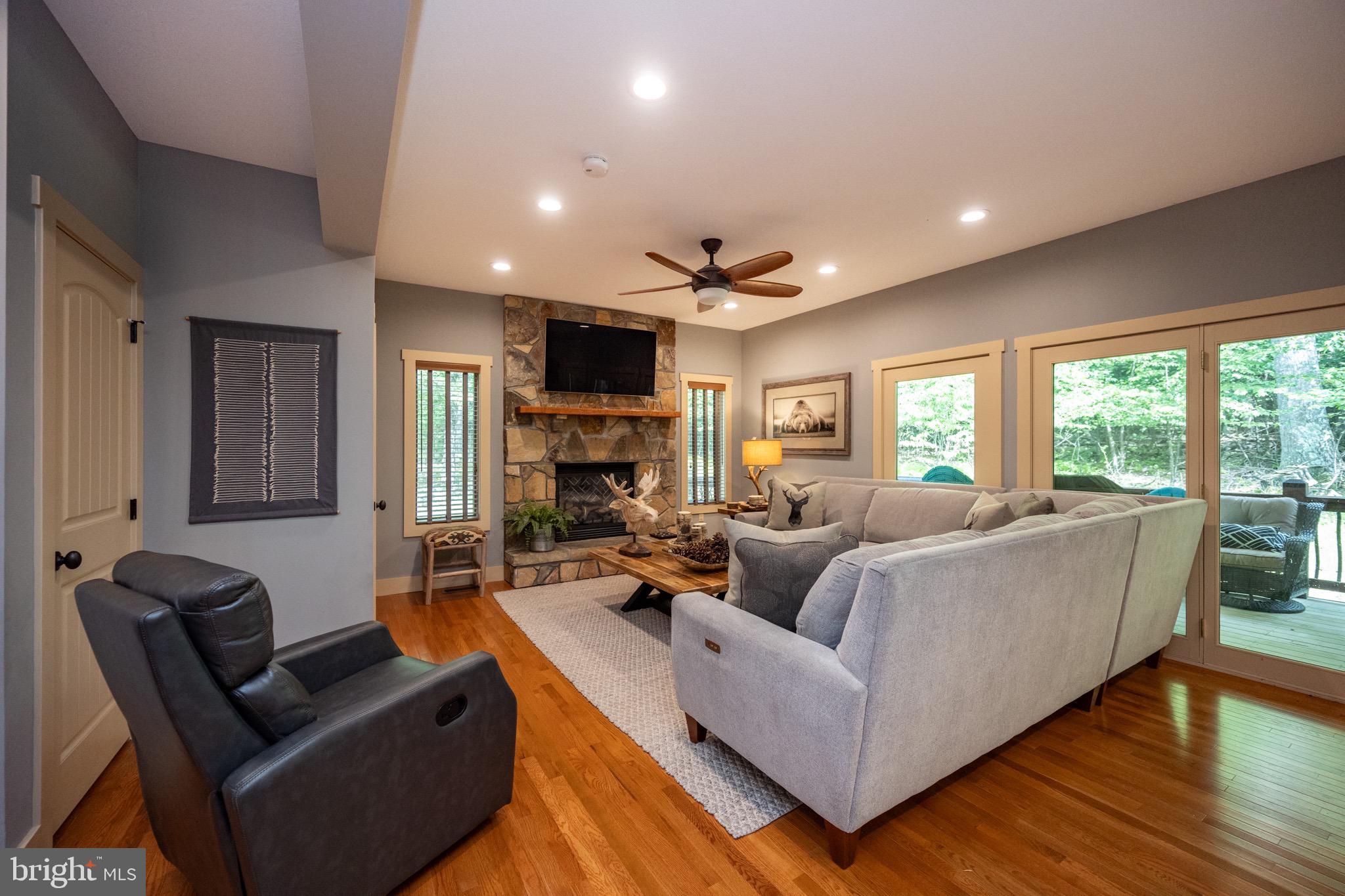 MYSTIC CREEK - Residential