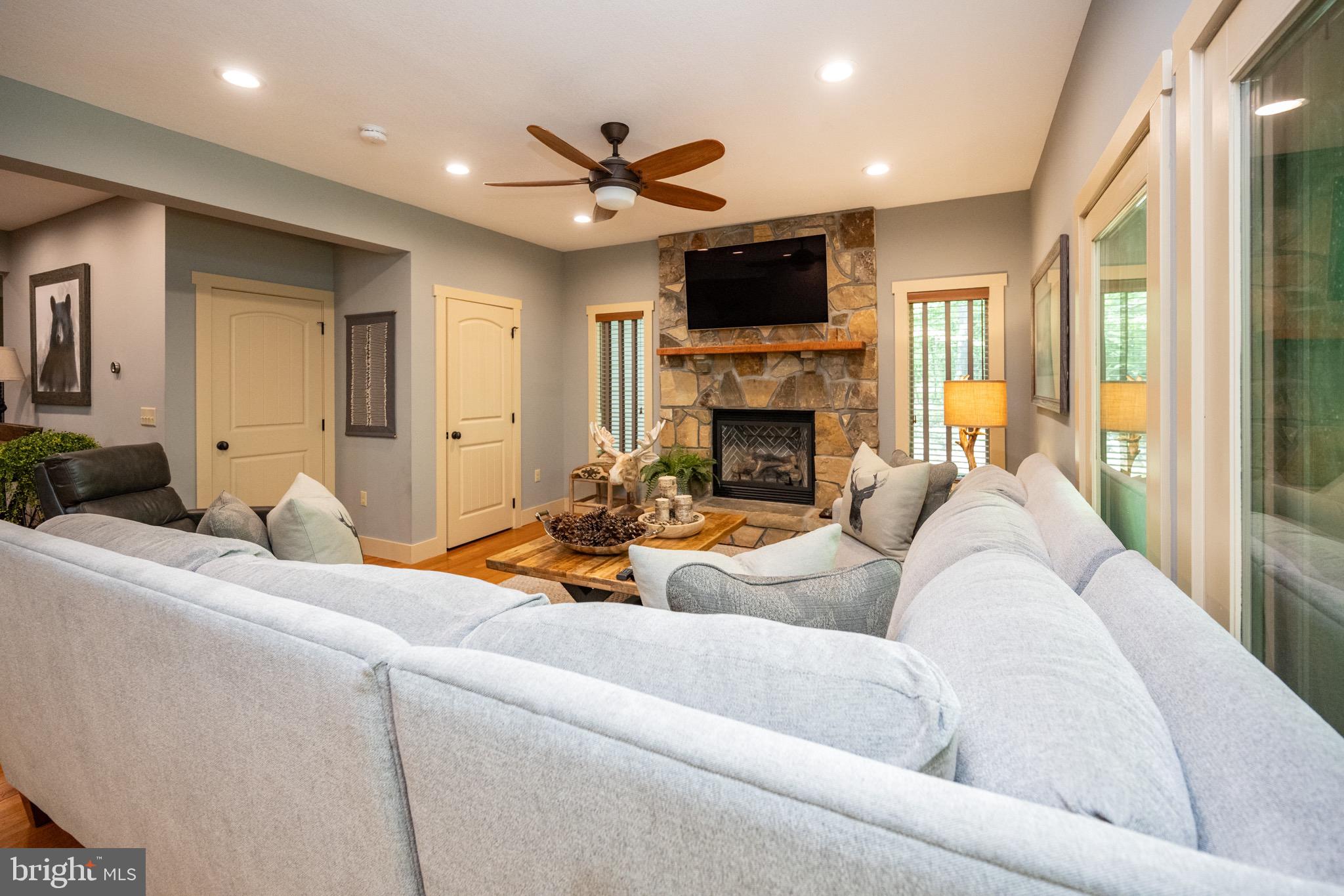 MYSTIC CREEK - Residential