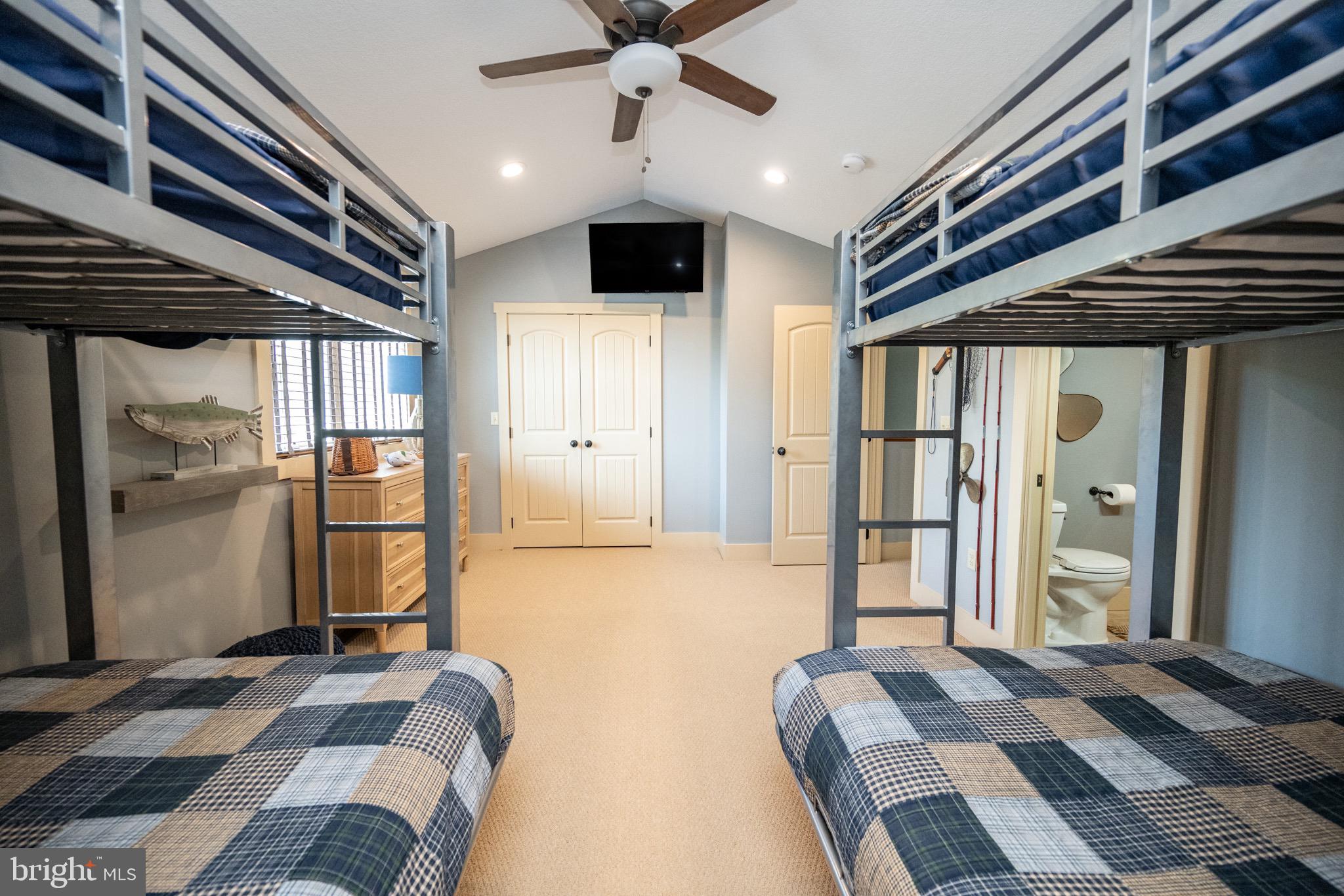 MYSTIC CREEK - Residential