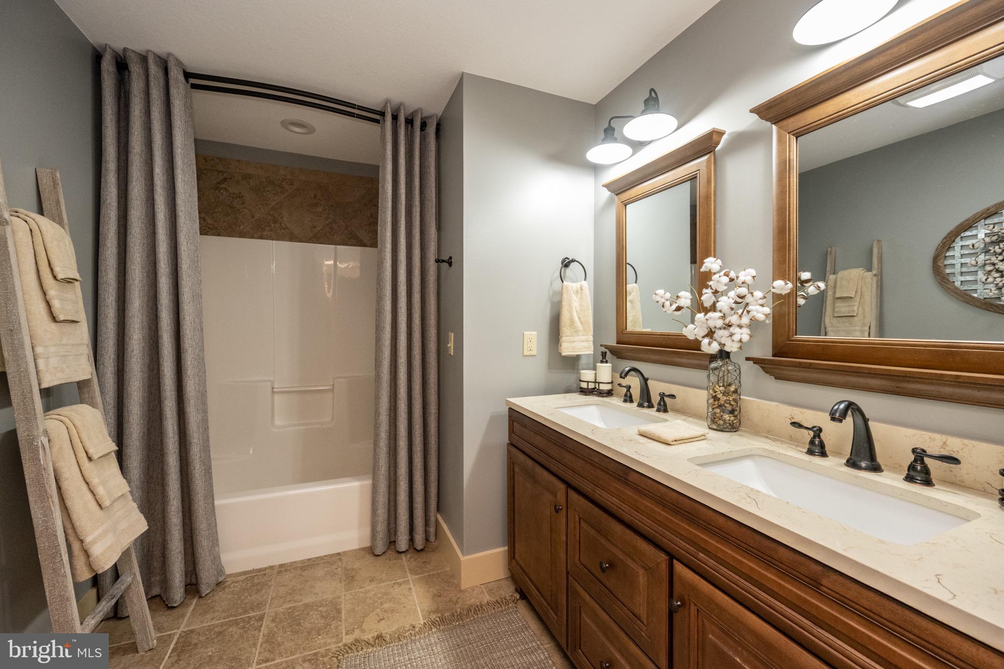 MYSTIC CREEK - Residential