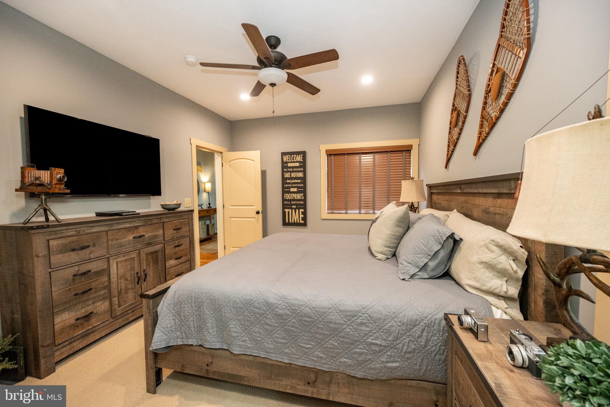 MYSTIC CREEK - Residential