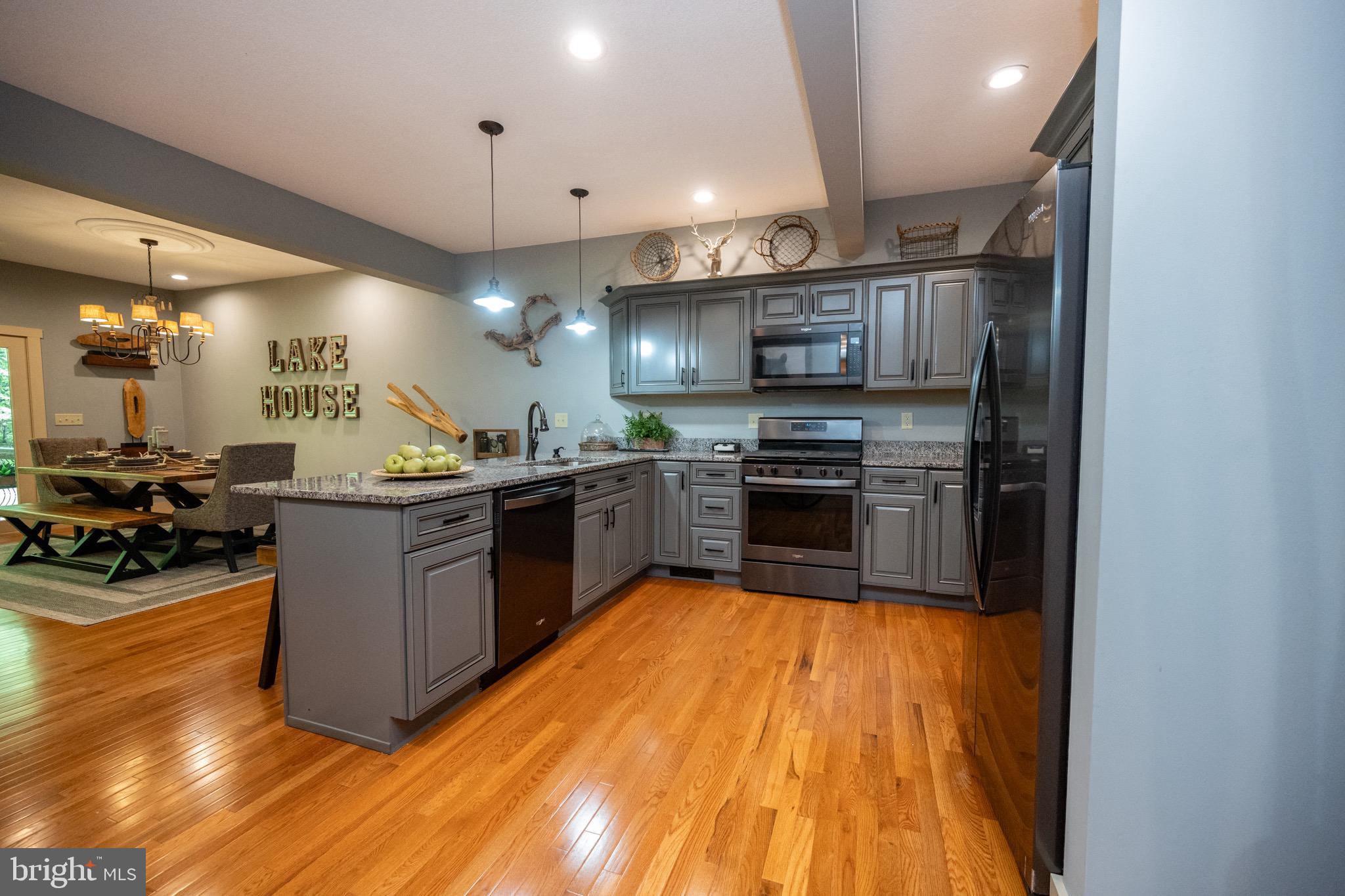 MYSTIC CREEK - Residential