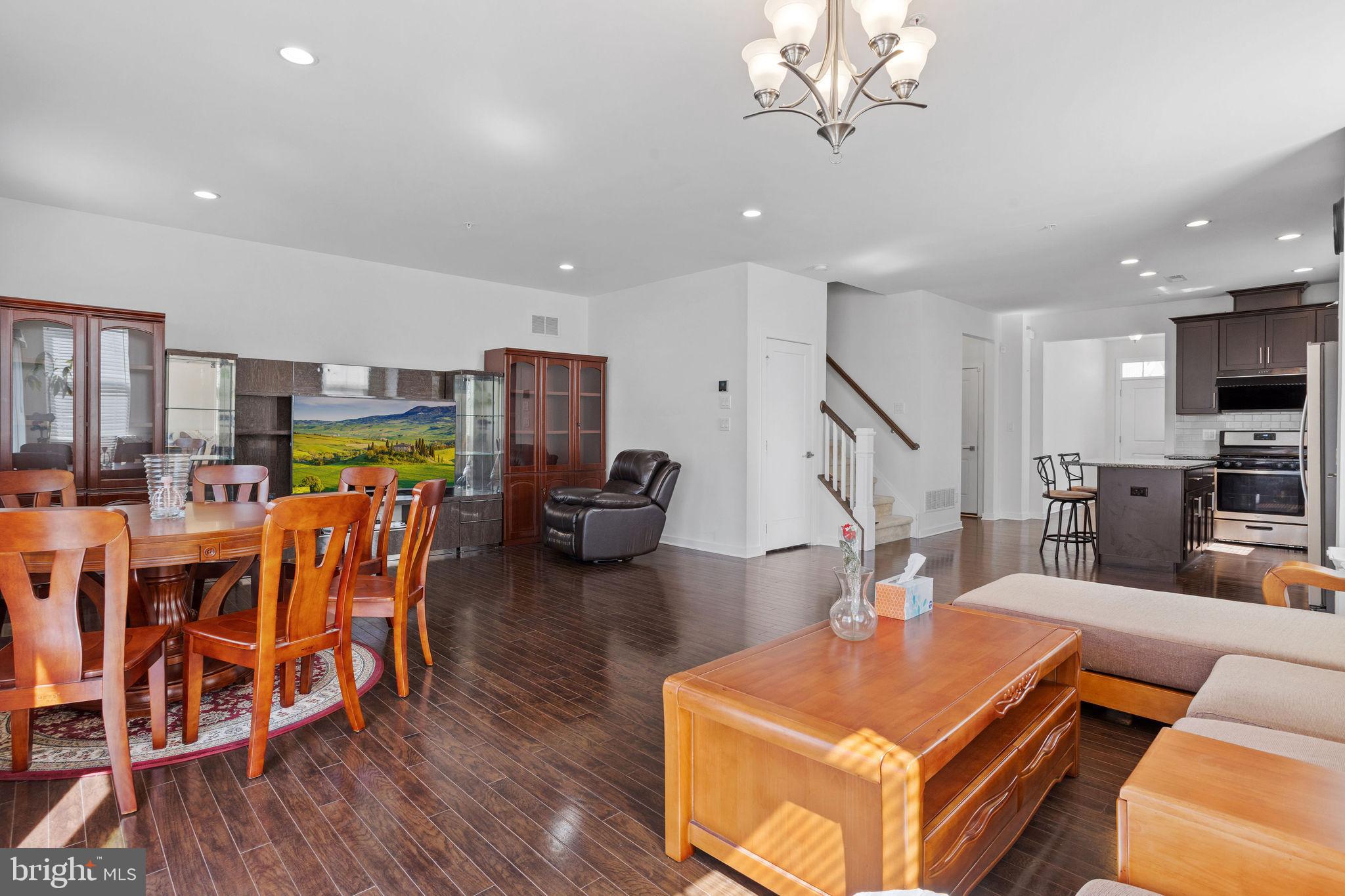 WALNUT CREEK AT MONT - Residential