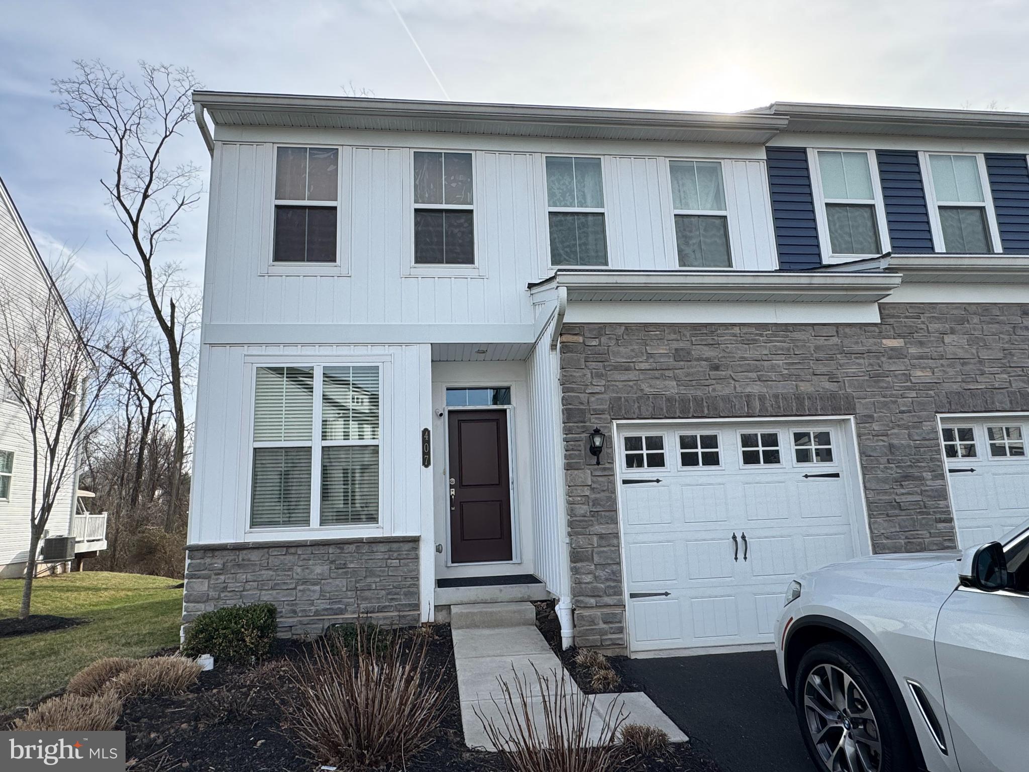 407 WYNSTONE COURT
