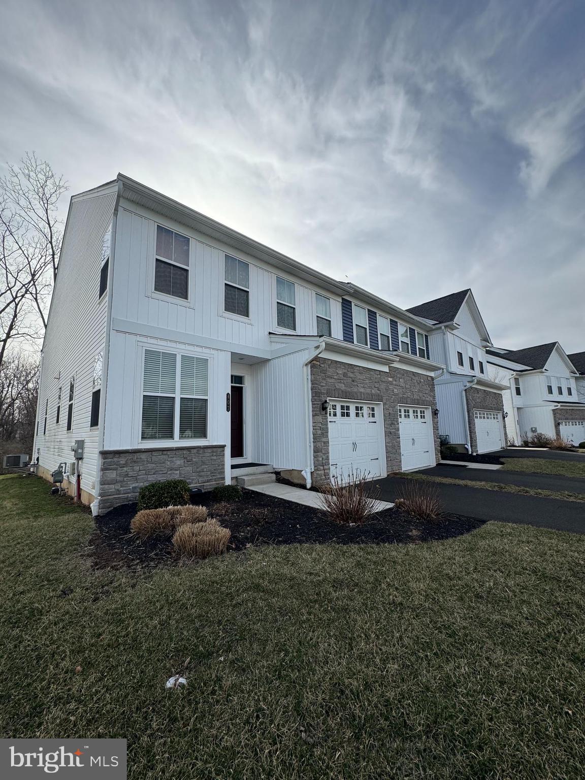 407 WYNSTONE COURT