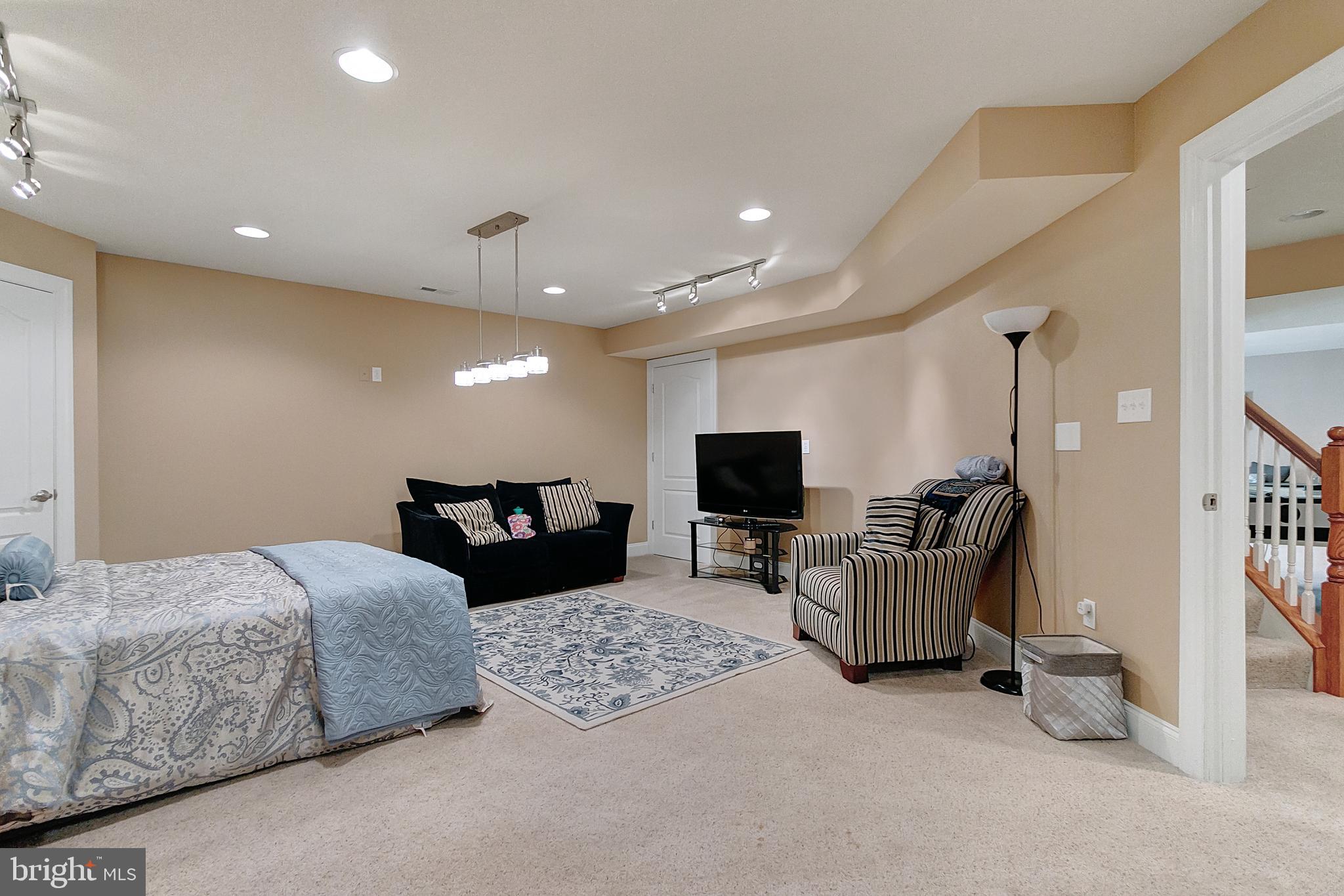 ANNAPOLIS RIDGE - Residential