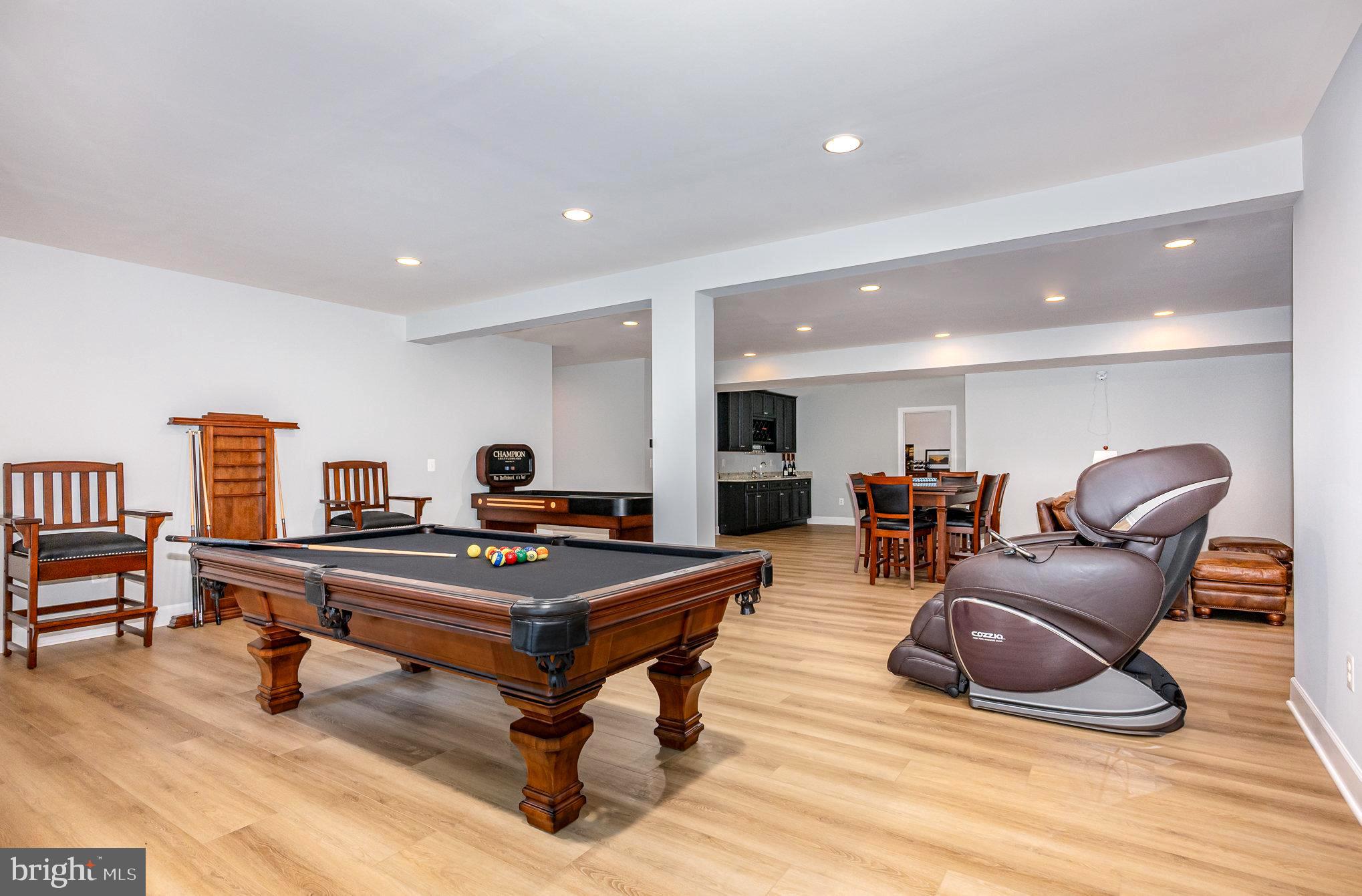 HUNTLEIGH AT CREIGHTON FARMS - Residential