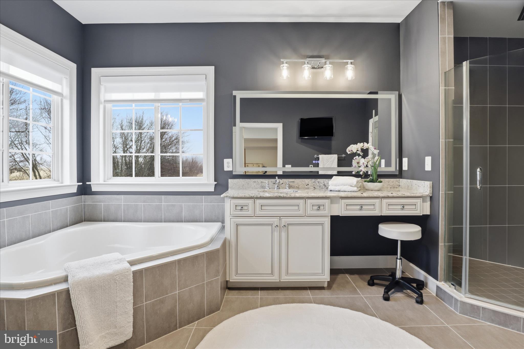 HUNTLEIGH AT CREIGHTON FARMS - Residential