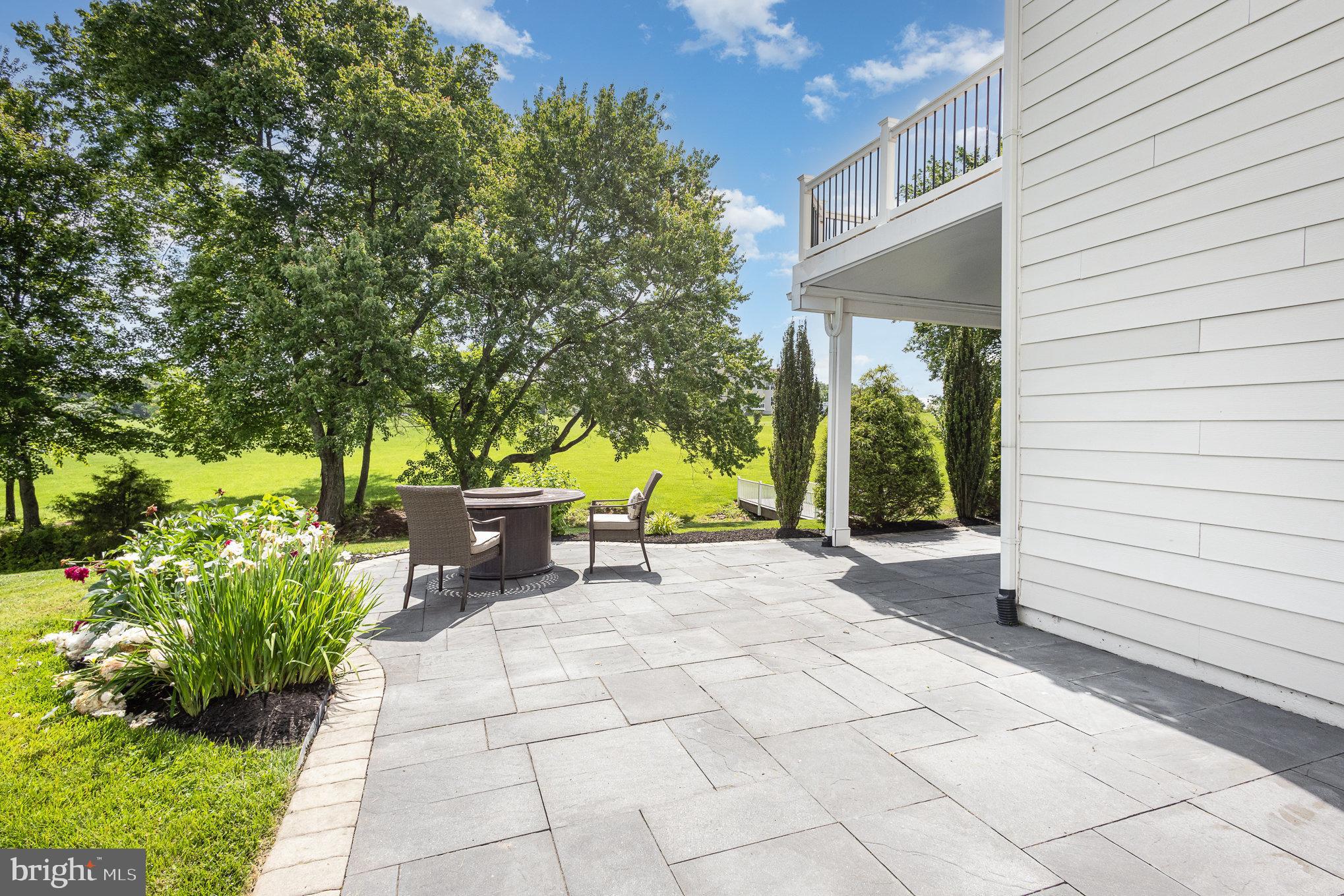 HUNTLEIGH AT CREIGHTON FARMS - Residential