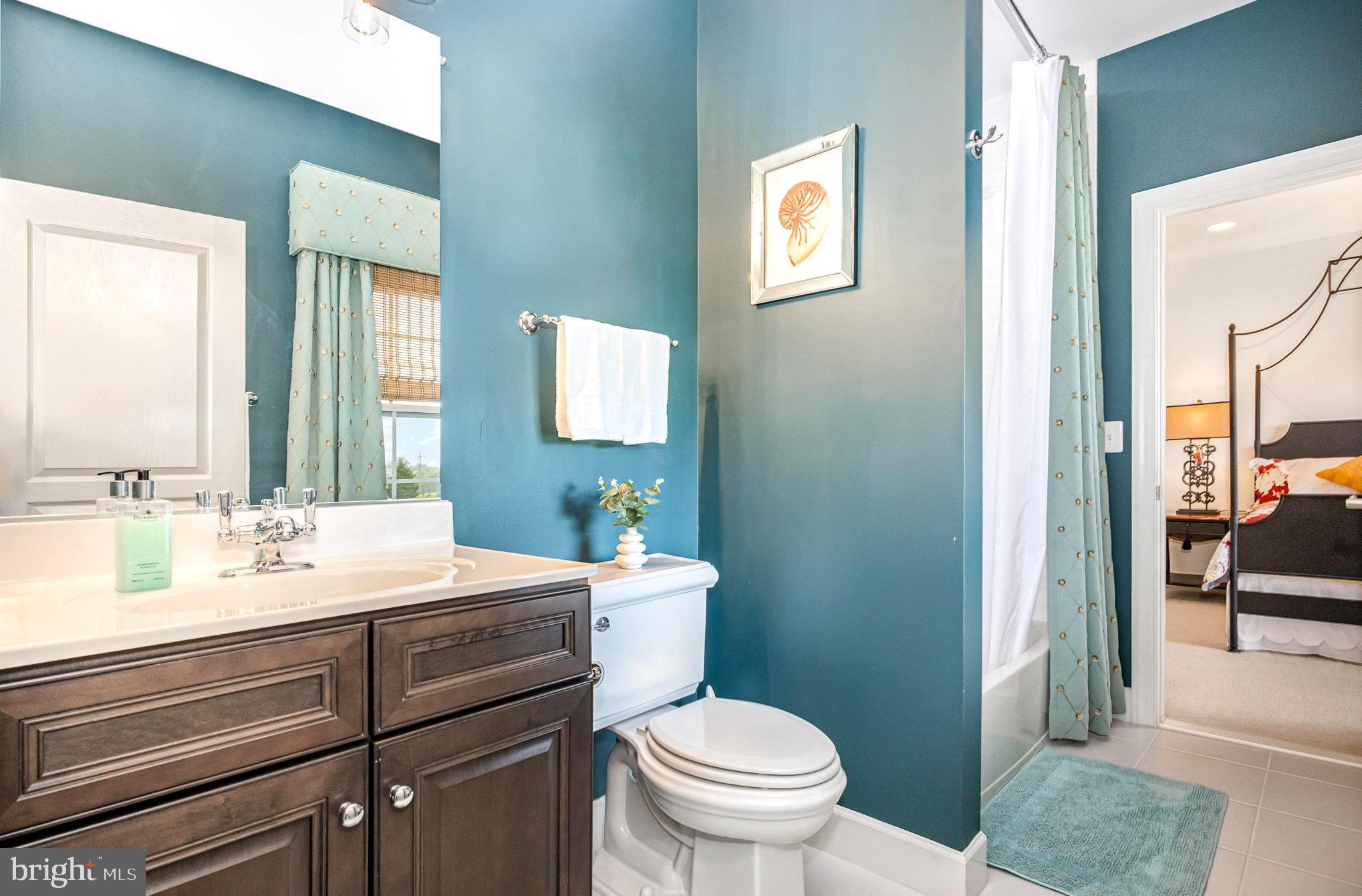 HUNTLEIGH AT CREIGHTON FARMS - Residential