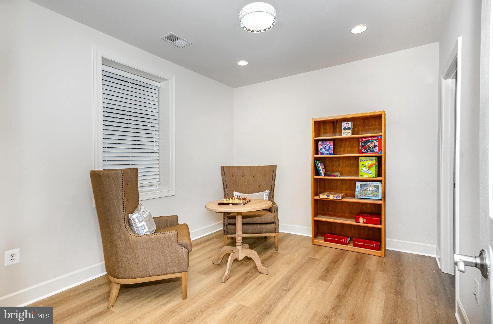 HUNTLEIGH AT CREIGHTON FARMS - Residential