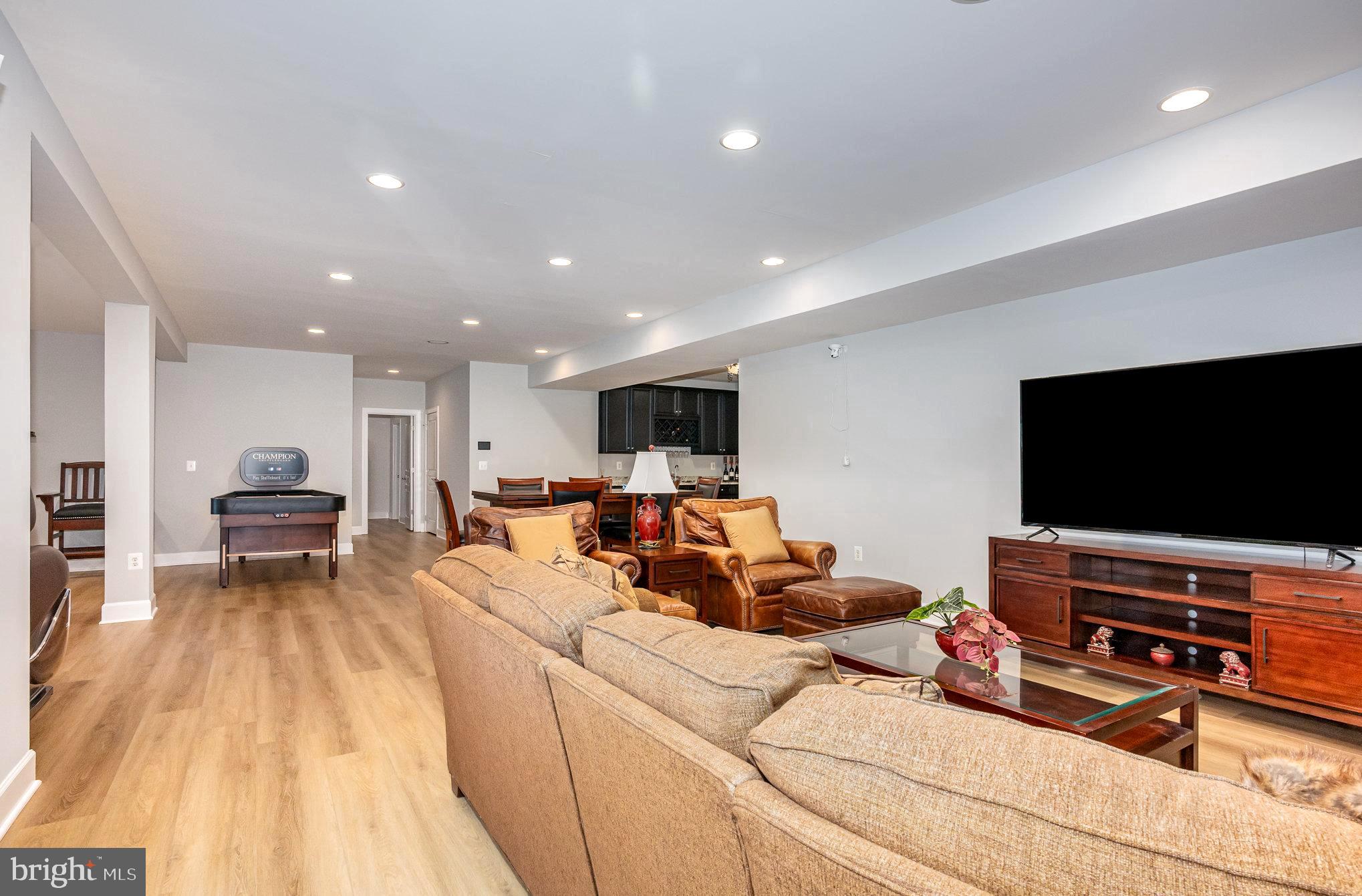 HUNTLEIGH AT CREIGHTON FARMS - Residential