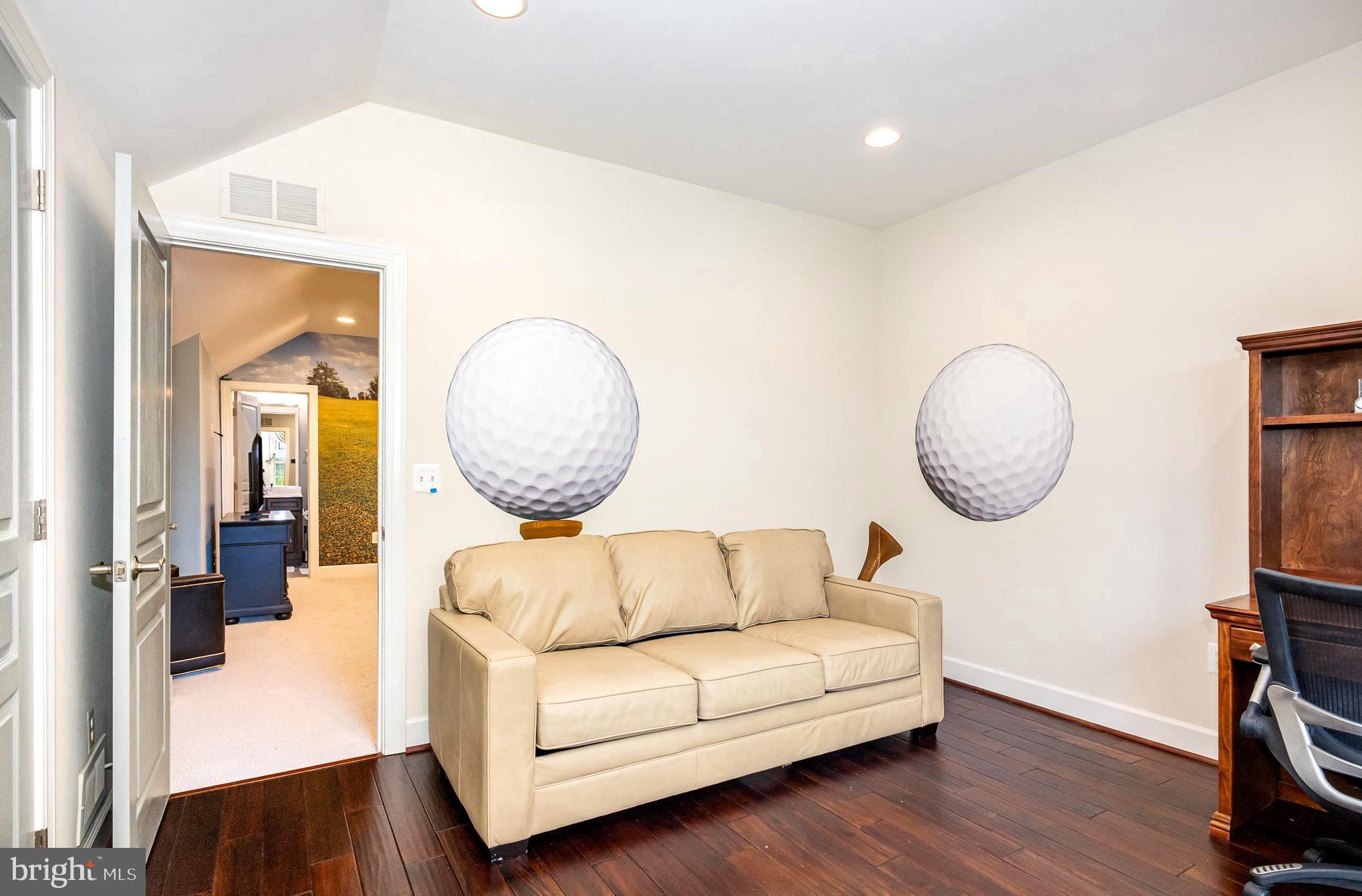 HUNTLEIGH AT CREIGHTON FARMS - Residential