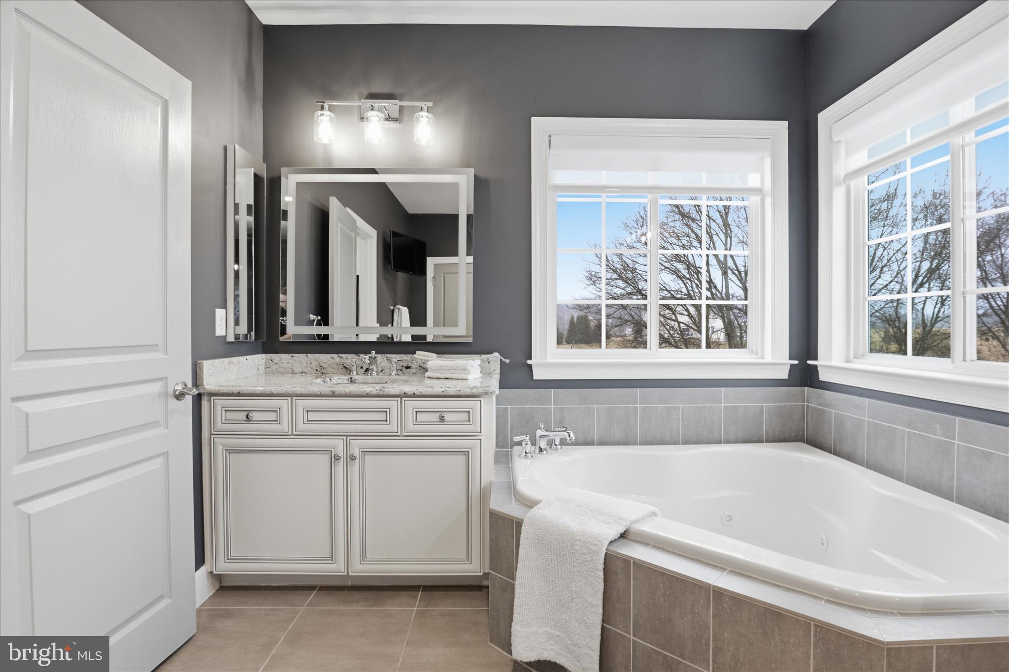 HUNTLEIGH AT CREIGHTON FARMS - Residential