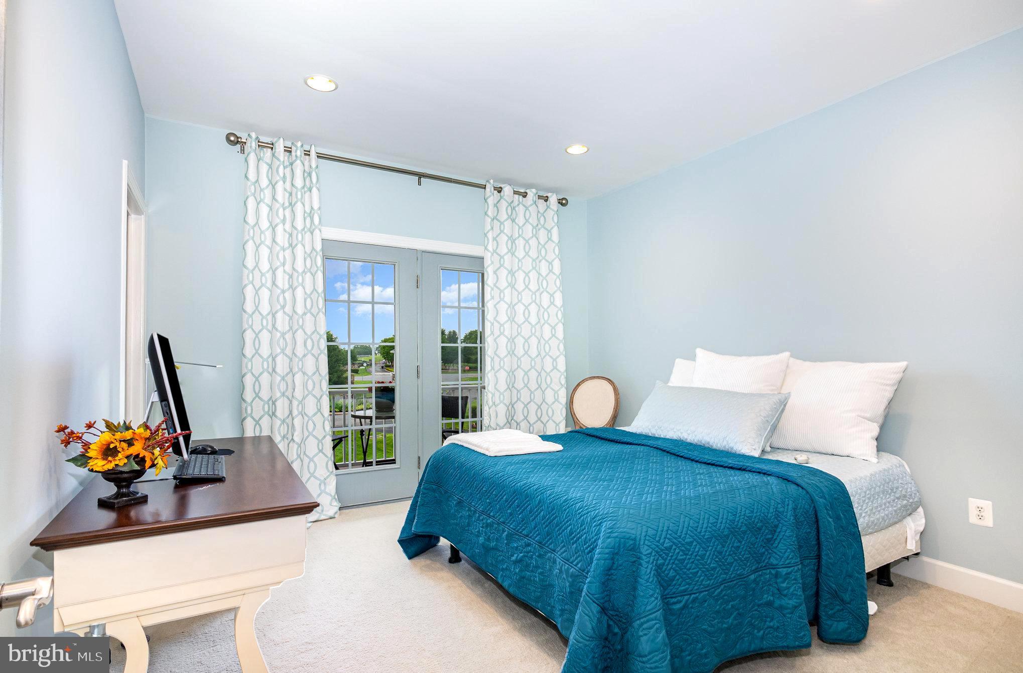 HUNTLEIGH AT CREIGHTON FARMS - Residential