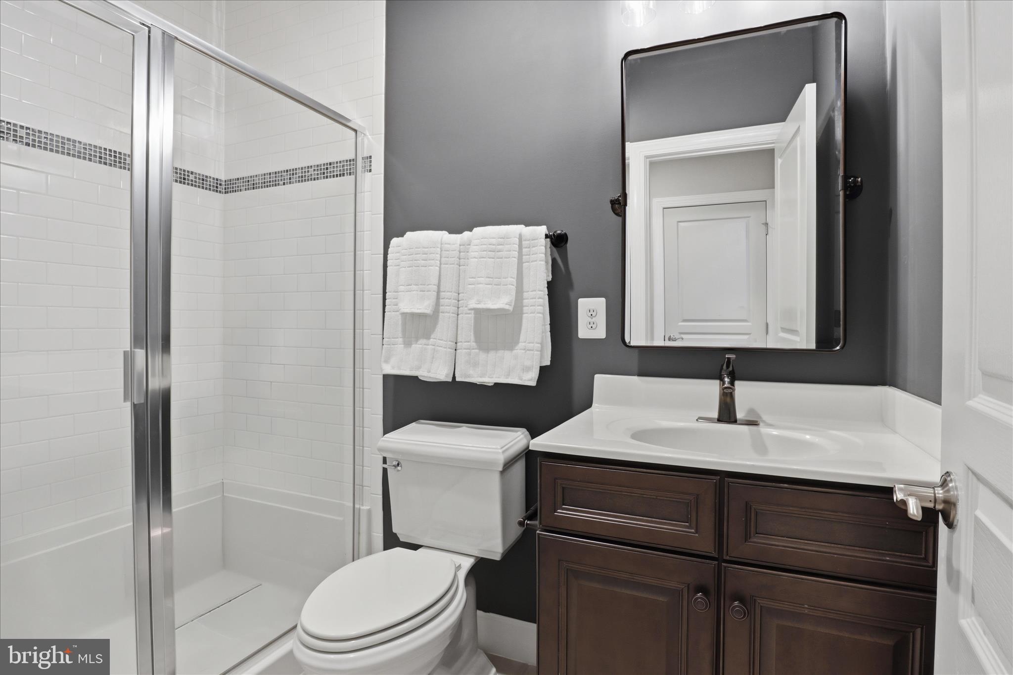 HUNTLEIGH AT CREIGHTON FARMS - Residential