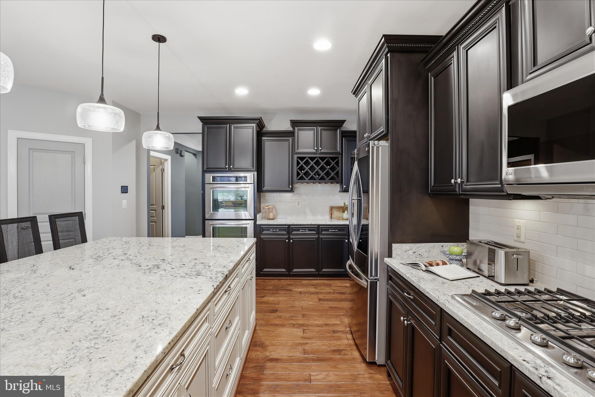 HUNTLEIGH AT CREIGHTON FARMS - Residential