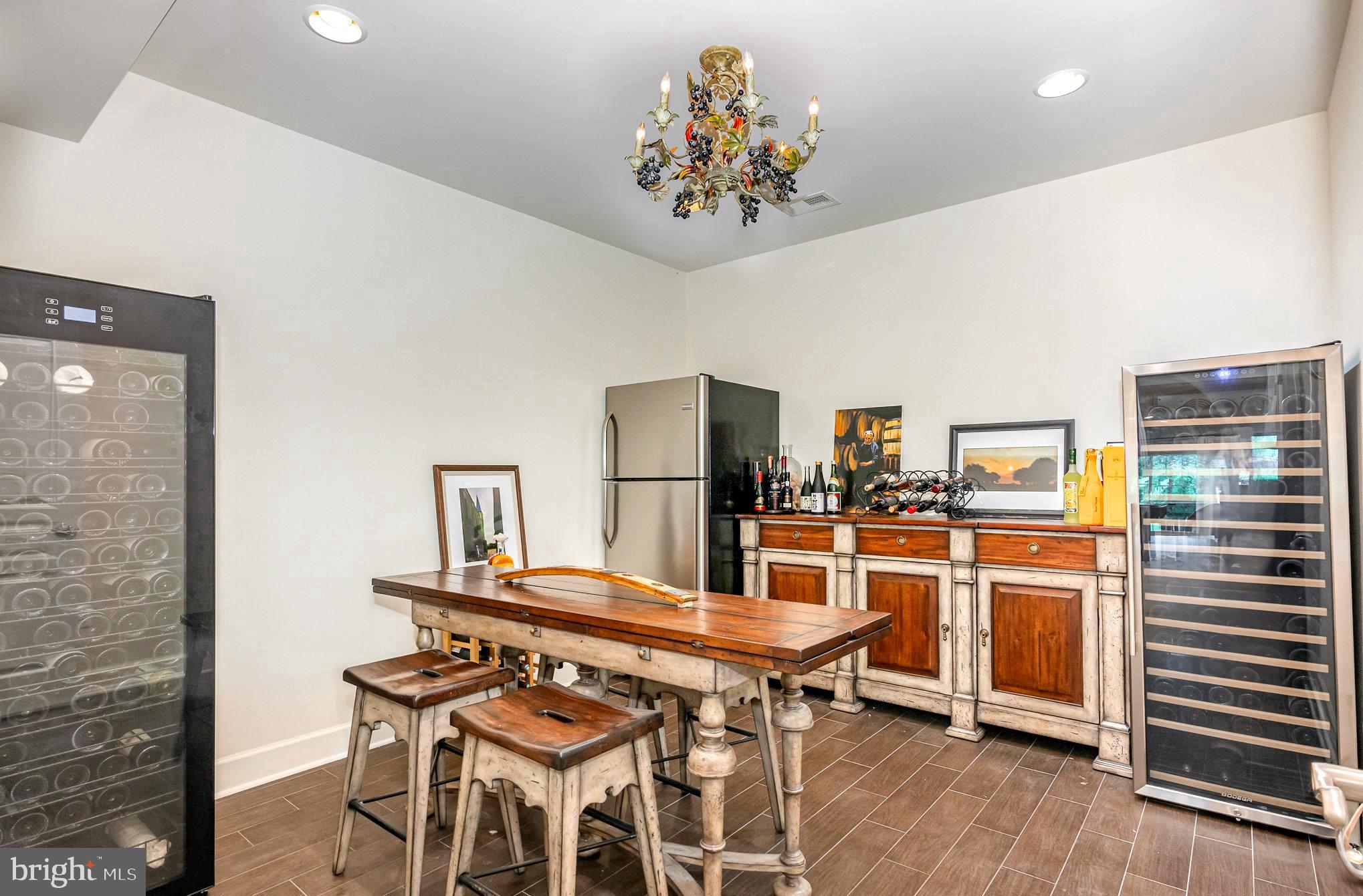 HUNTLEIGH AT CREIGHTON FARMS - Residential