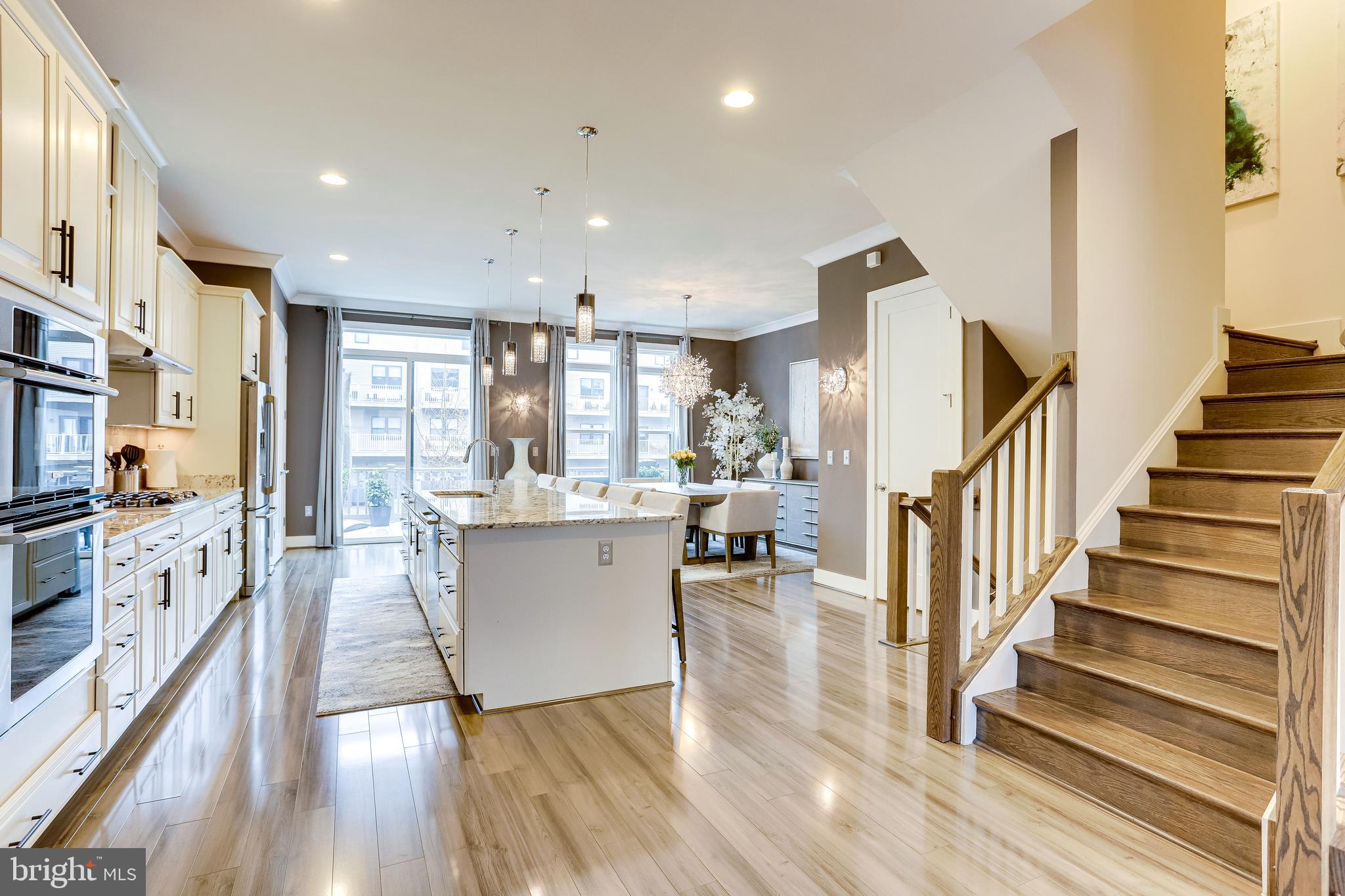 ONE LOUDOUN - Residential