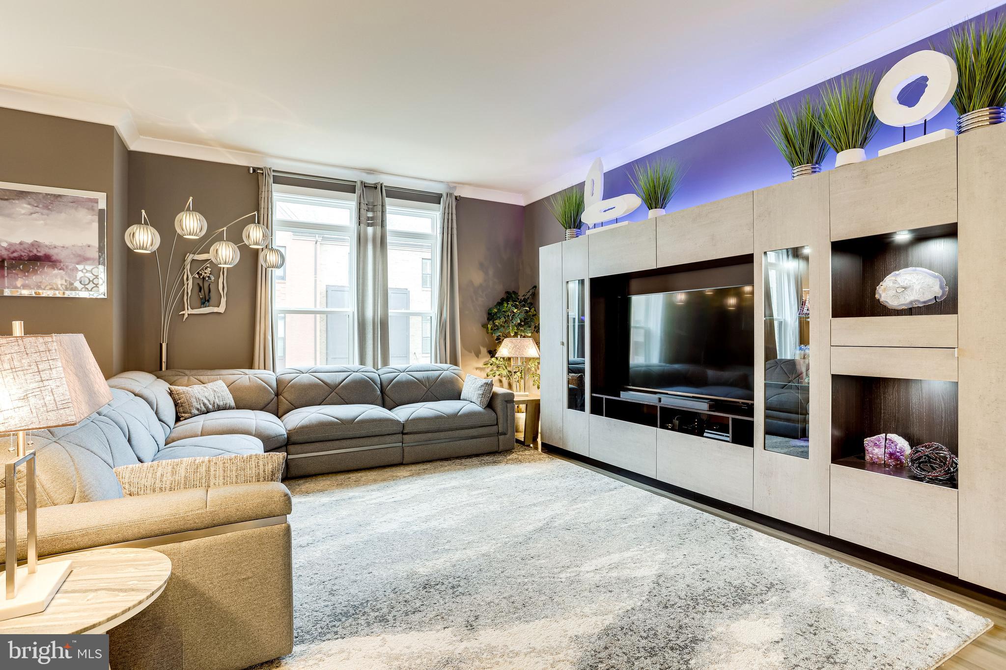 ONE LOUDOUN - Residential