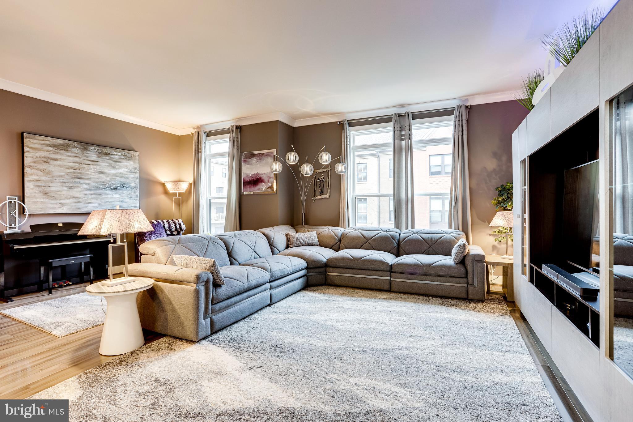 ONE LOUDOUN - Residential