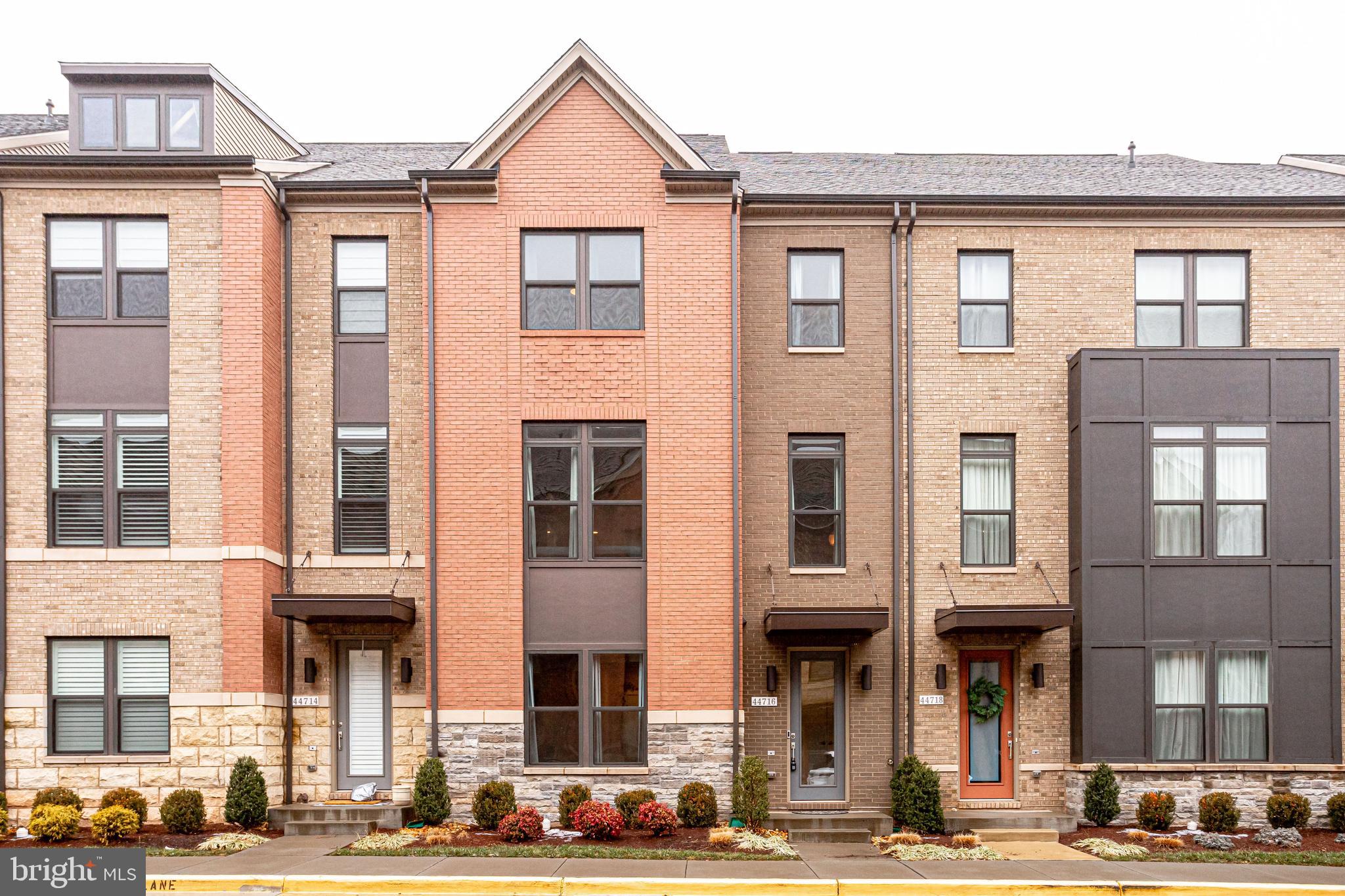 ONE LOUDOUN - Residential