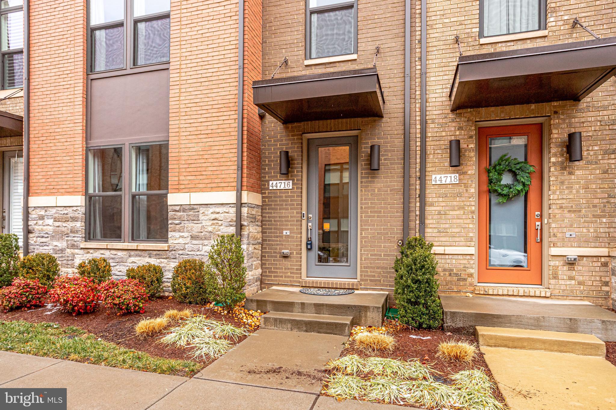 ONE LOUDOUN - Residential