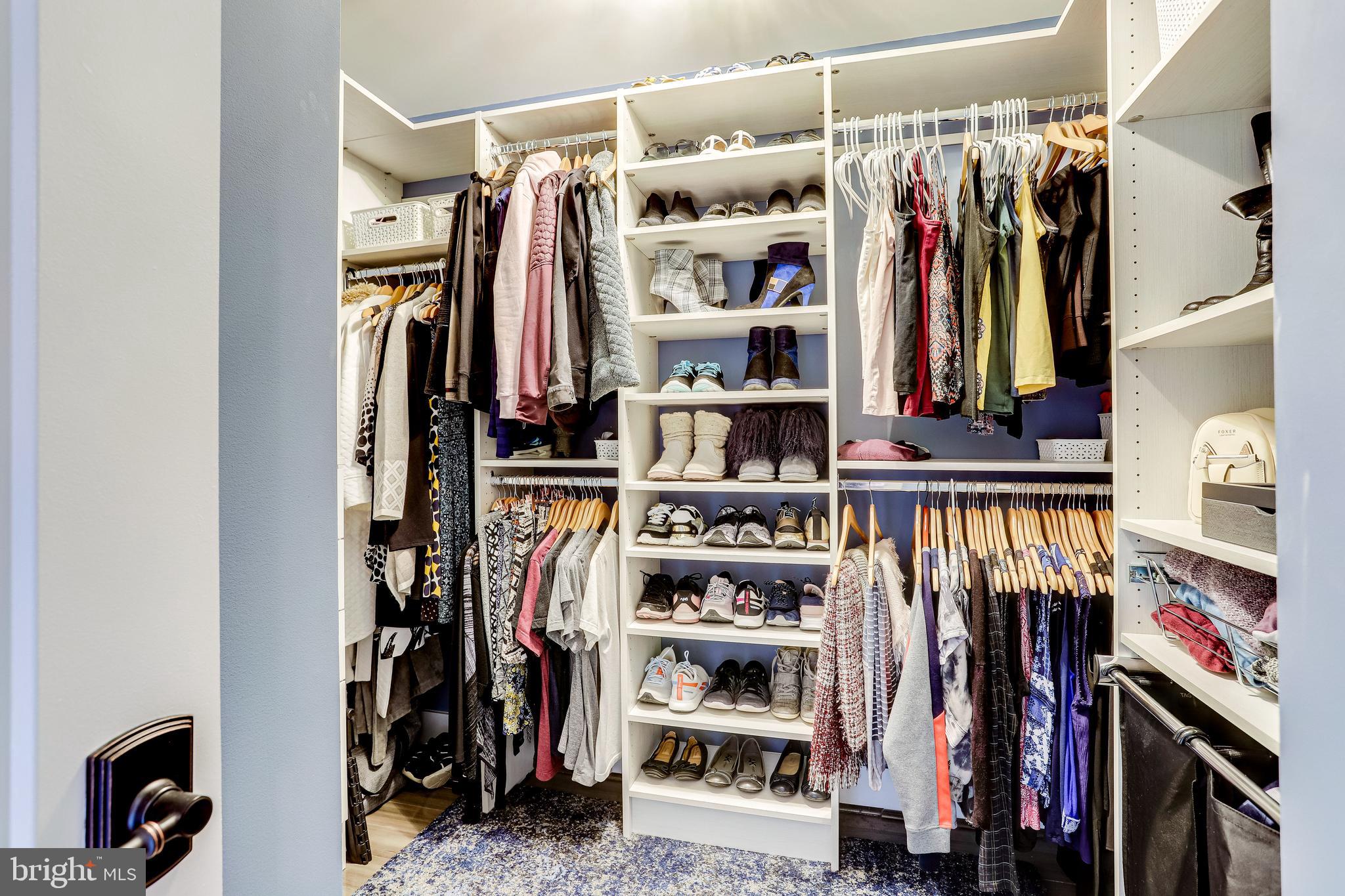 ONE LOUDOUN - Residential