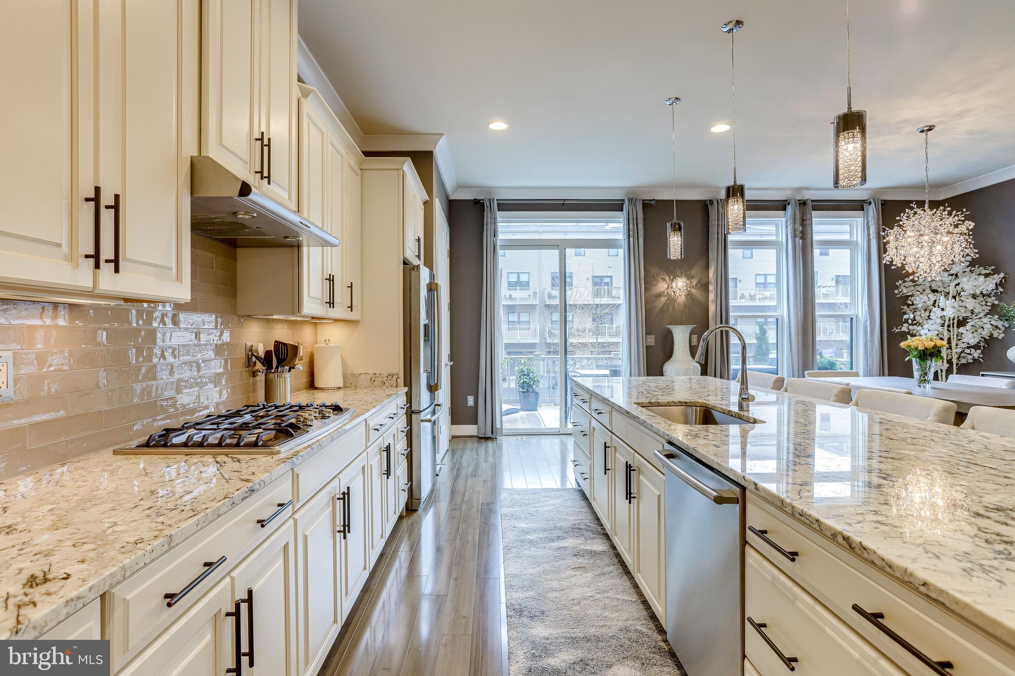 ONE LOUDOUN - Residential