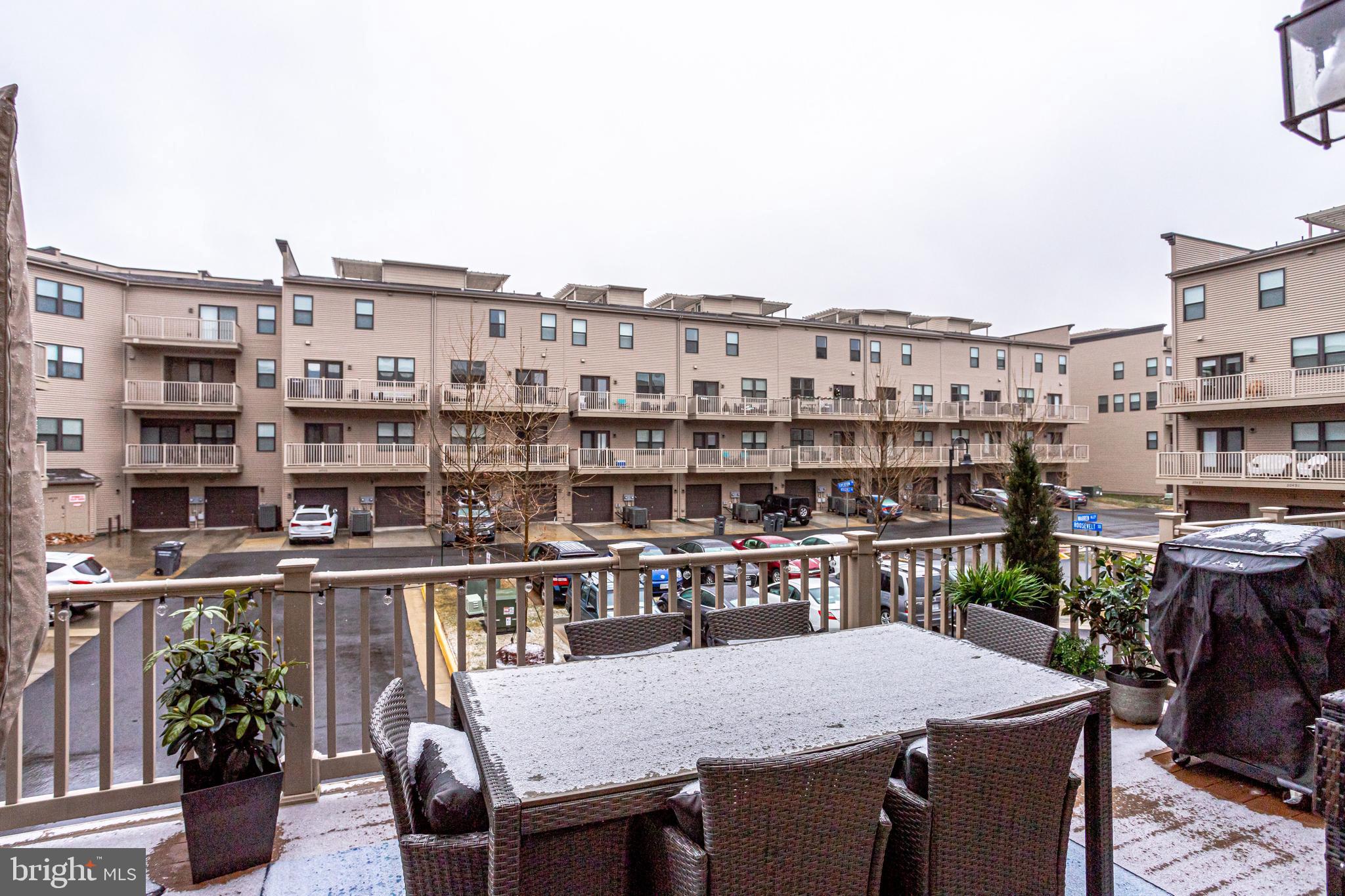 ONE LOUDOUN - Residential