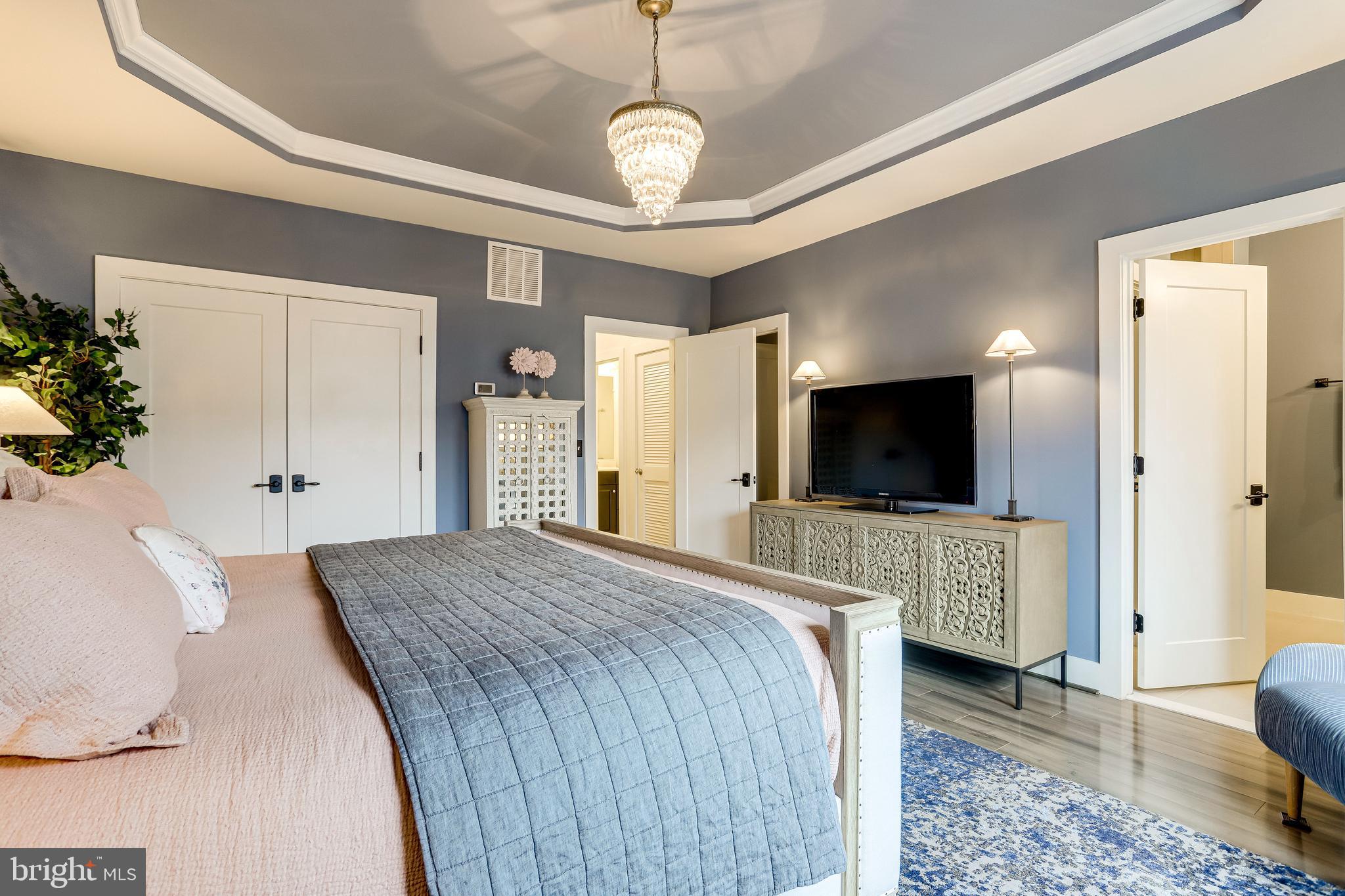 ONE LOUDOUN - Residential