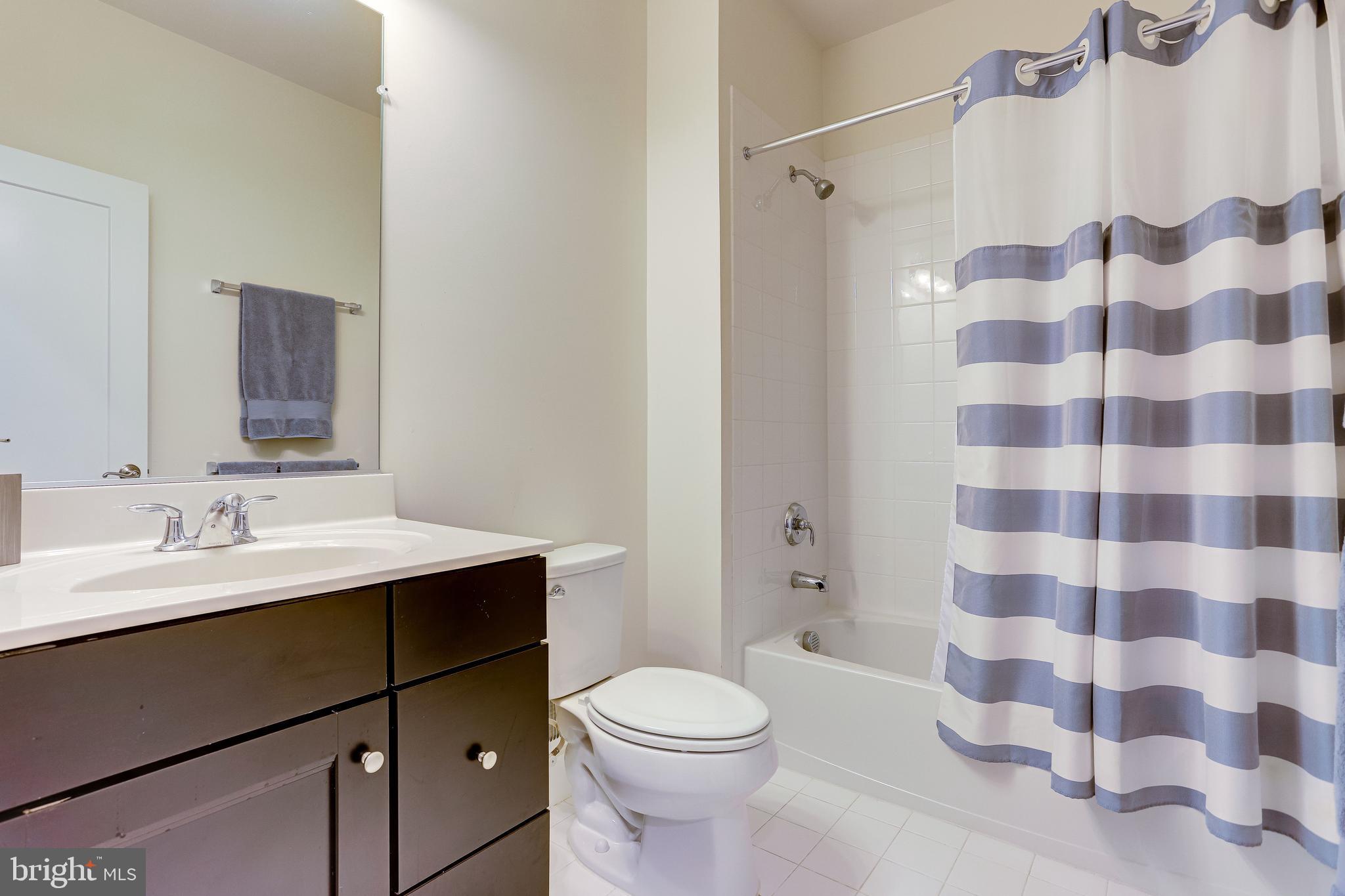 ONE LOUDOUN - Residential