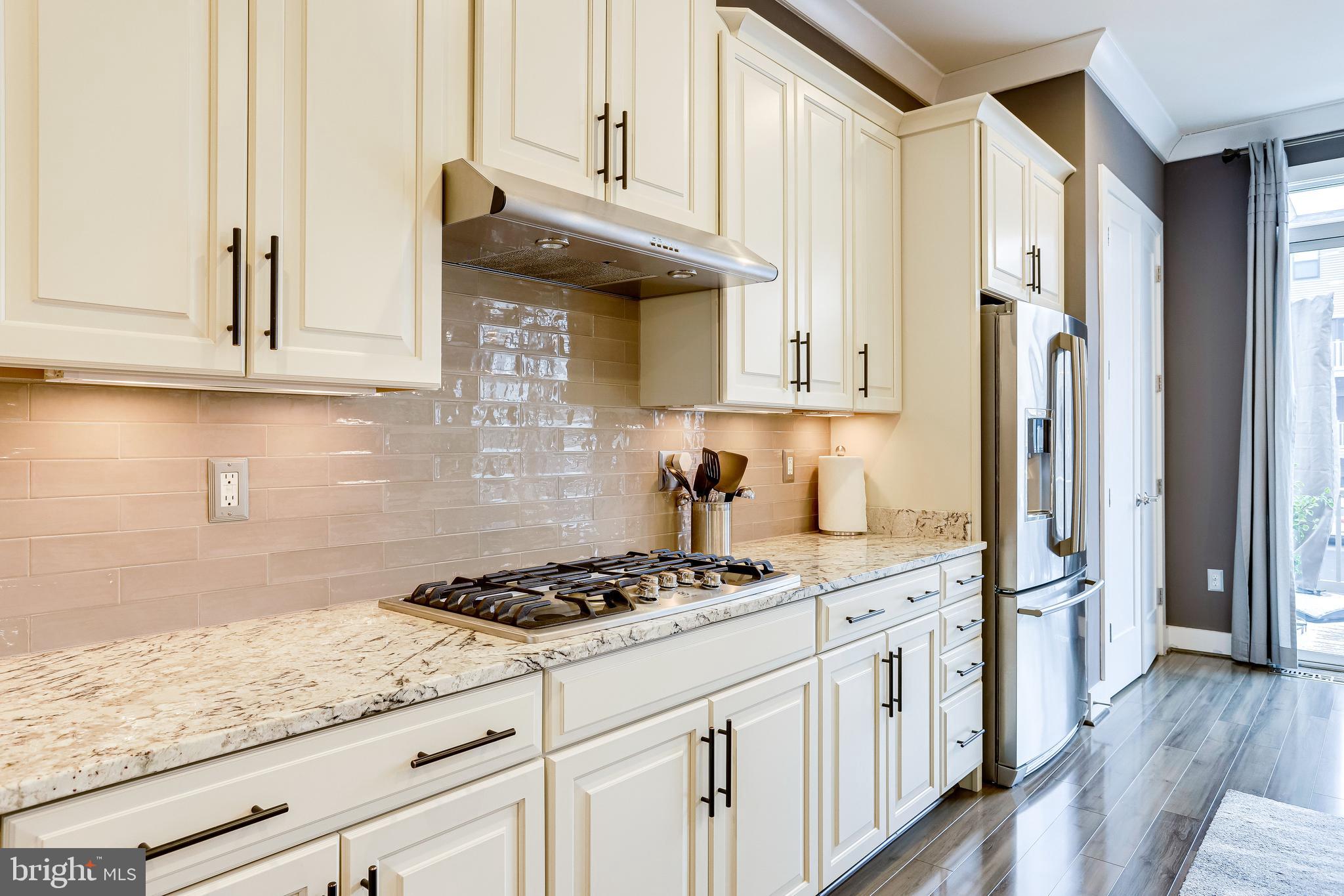 ONE LOUDOUN - Residential