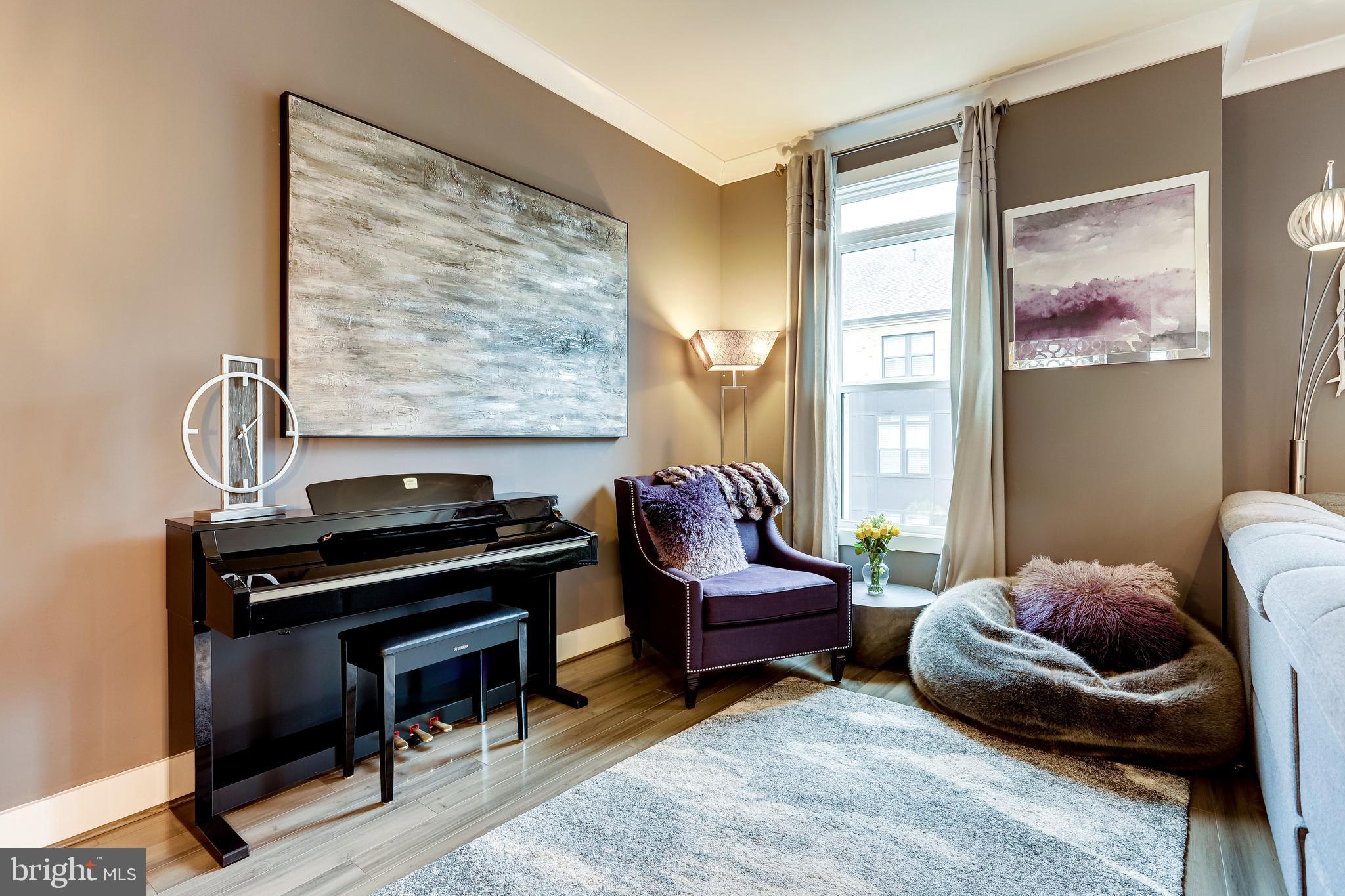 ONE LOUDOUN - Residential