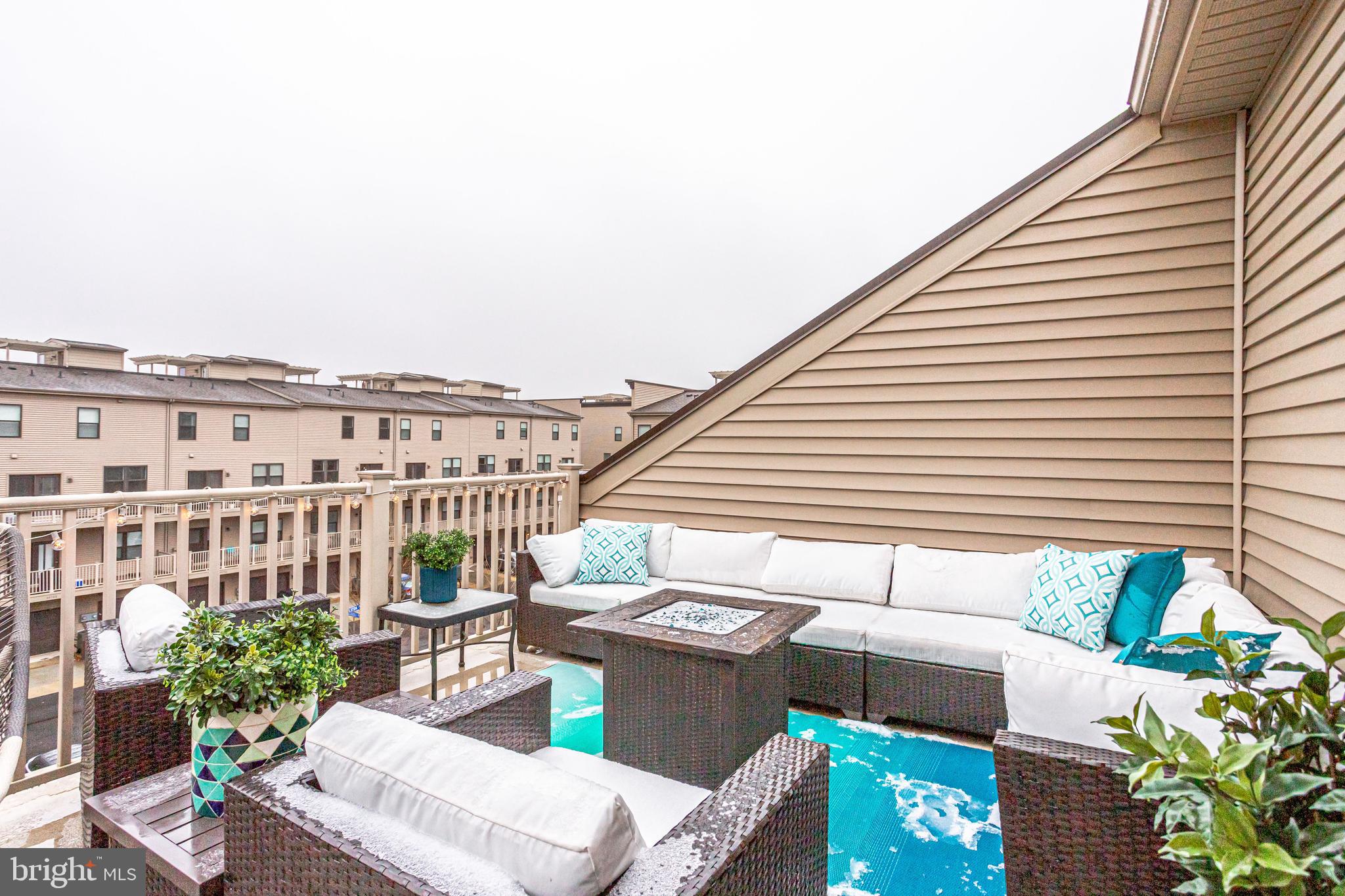 ONE LOUDOUN - Residential