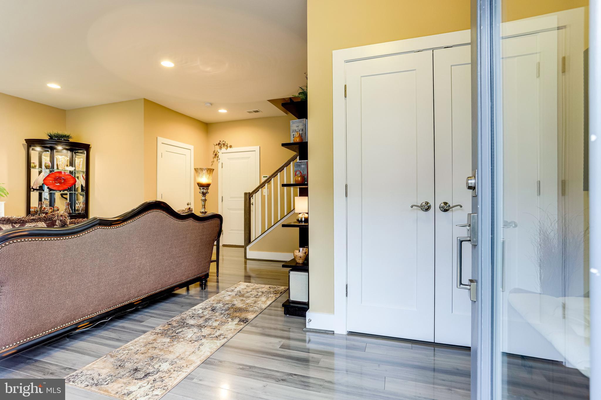 ONE LOUDOUN - Residential