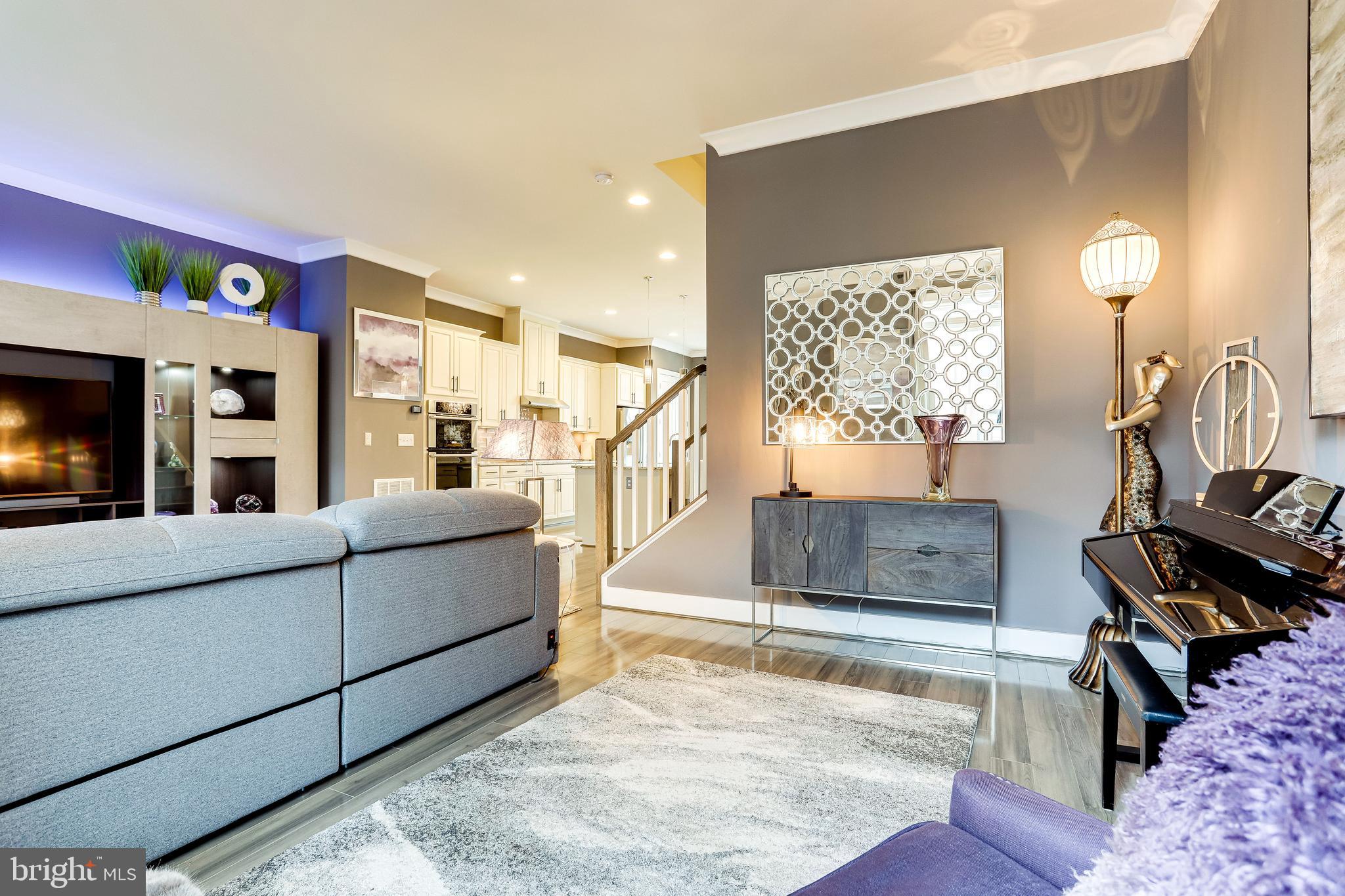 ONE LOUDOUN - Residential