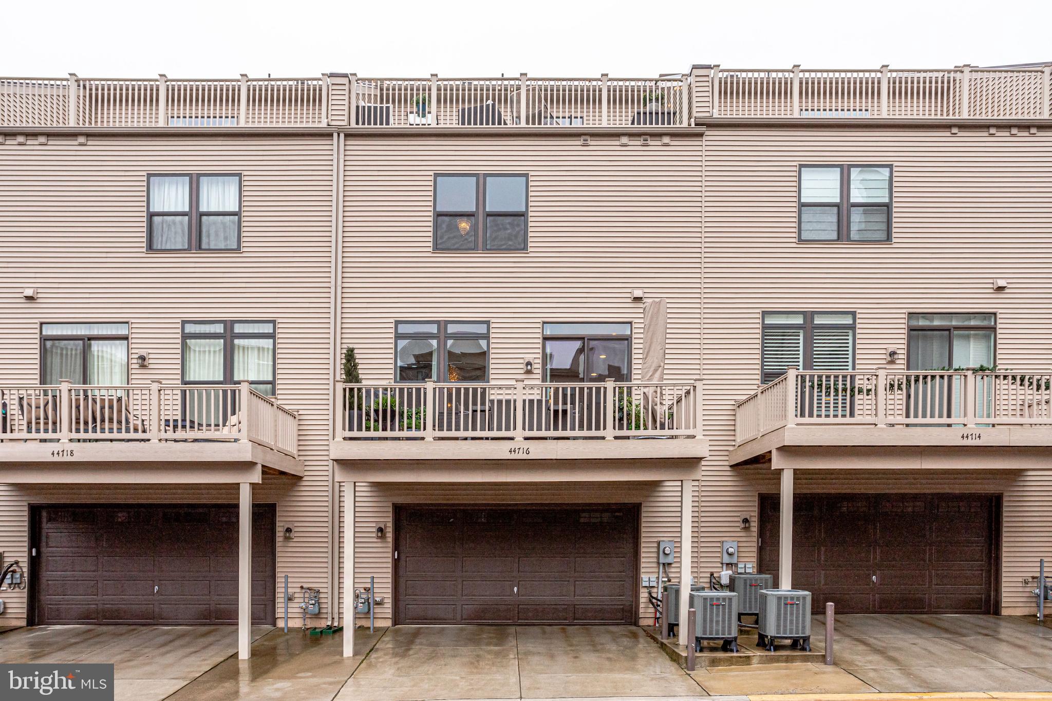 ONE LOUDOUN - Residential