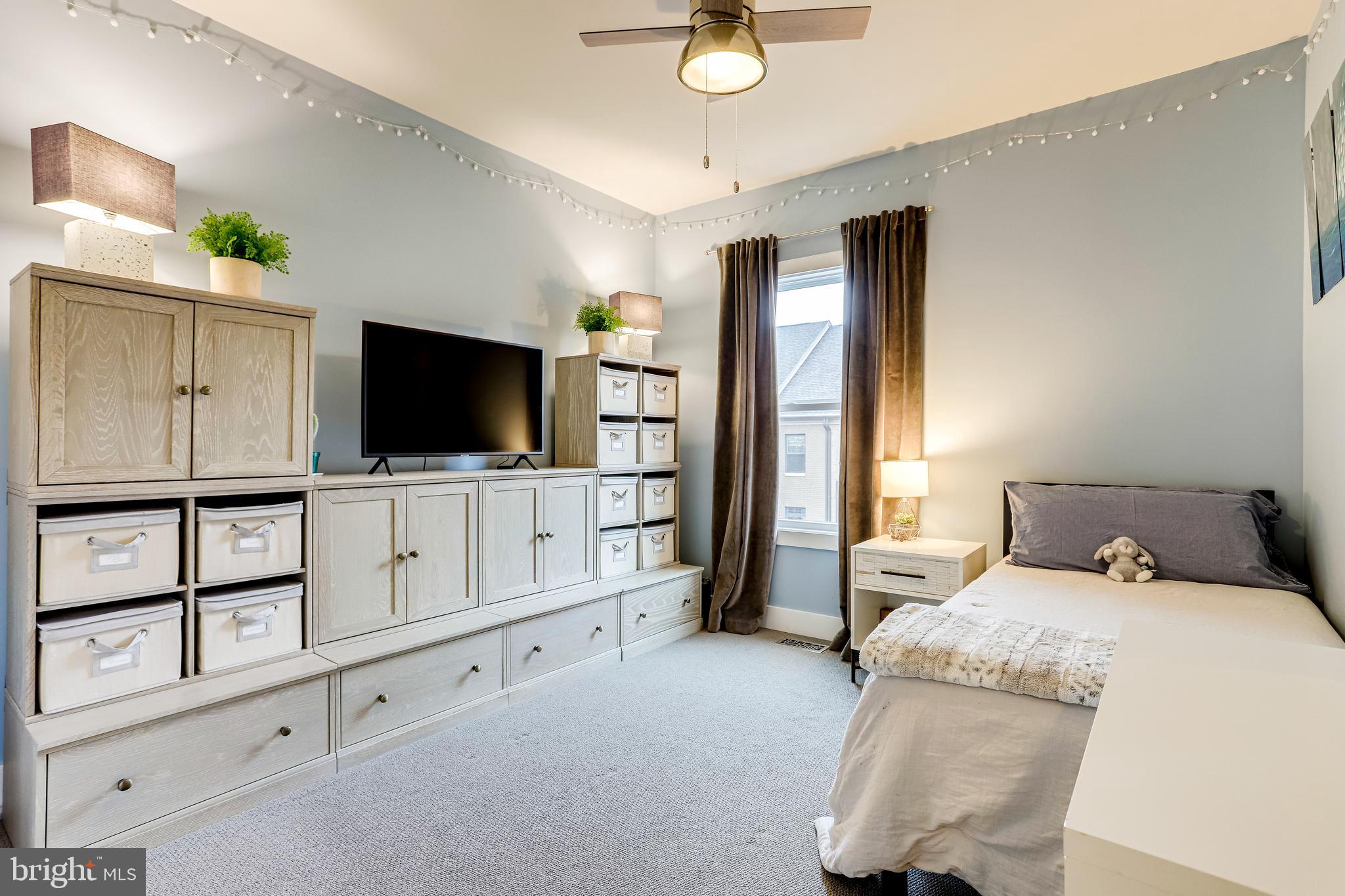 ONE LOUDOUN - Residential