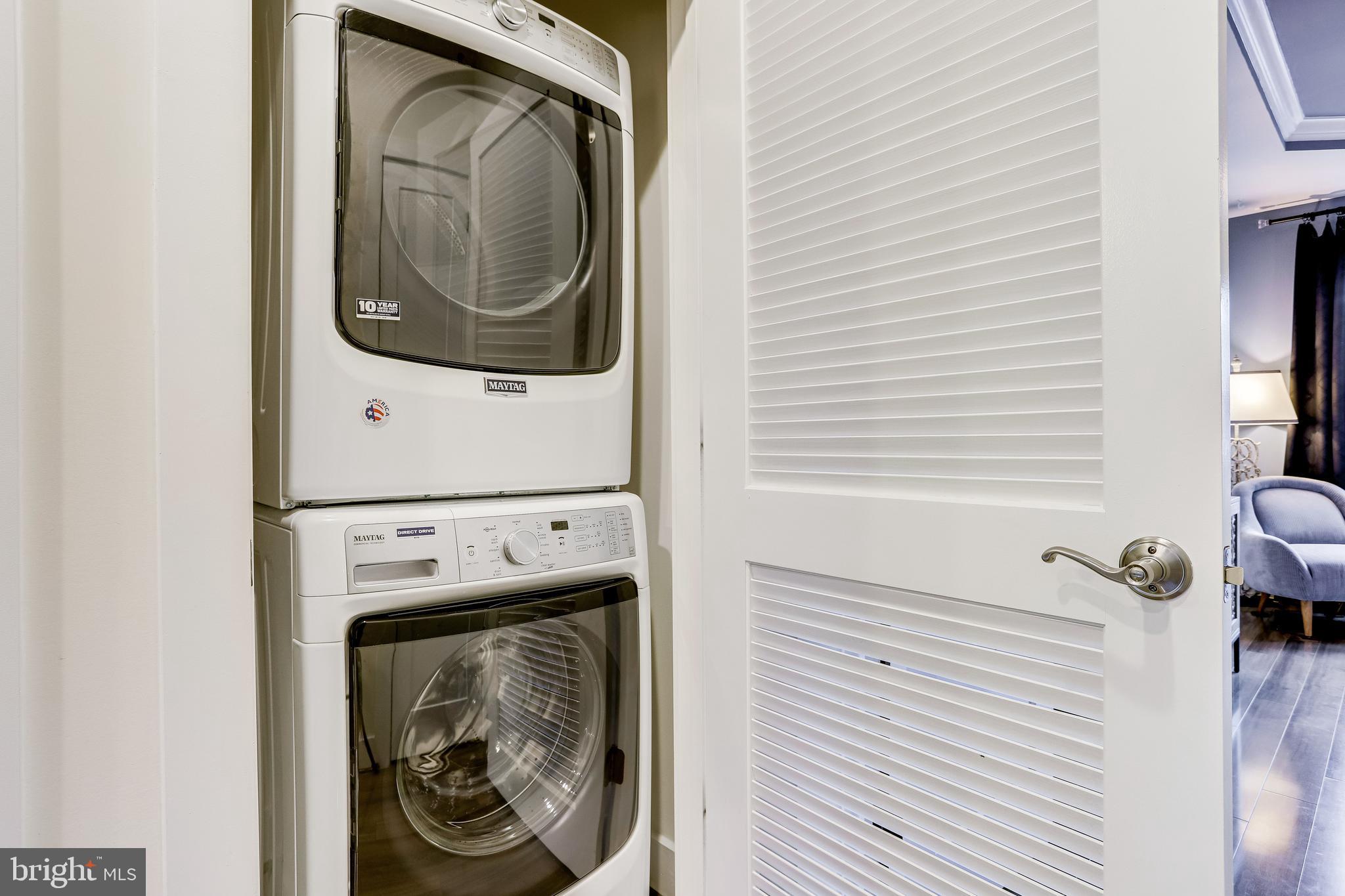 ONE LOUDOUN - Residential