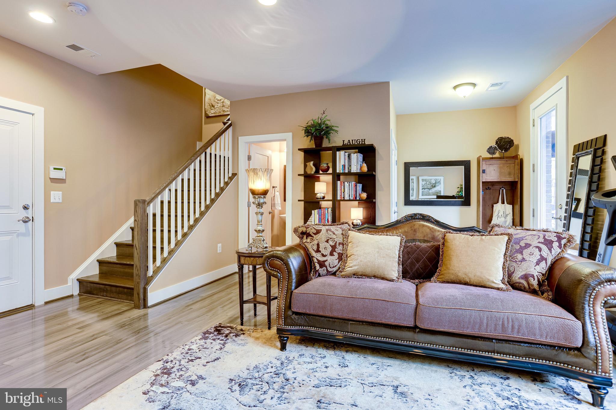 ONE LOUDOUN - Residential