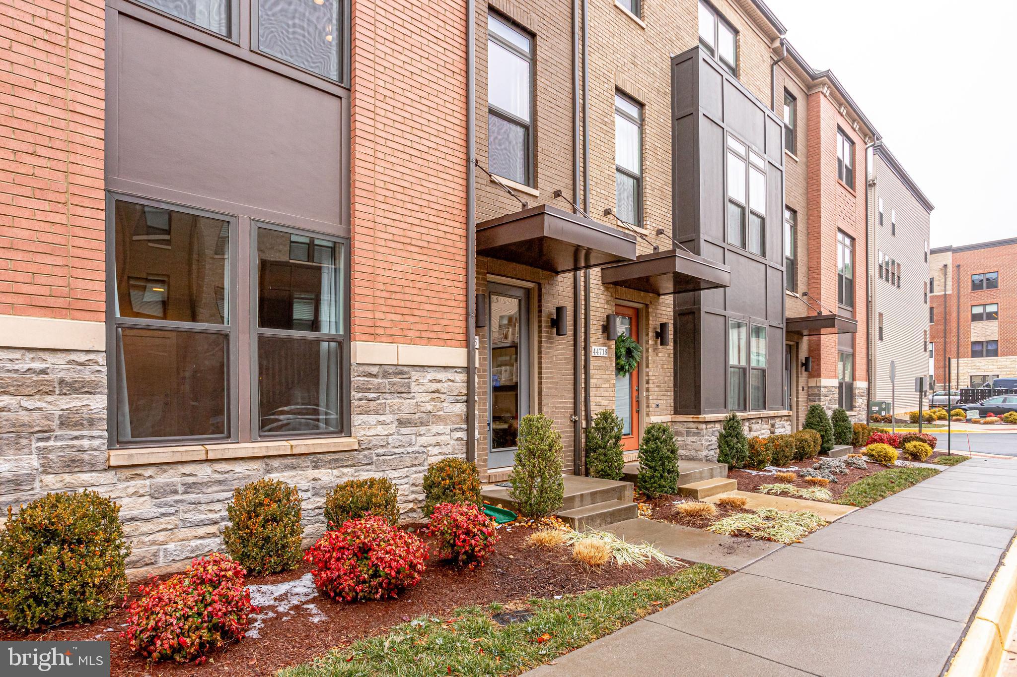 ONE LOUDOUN - Residential