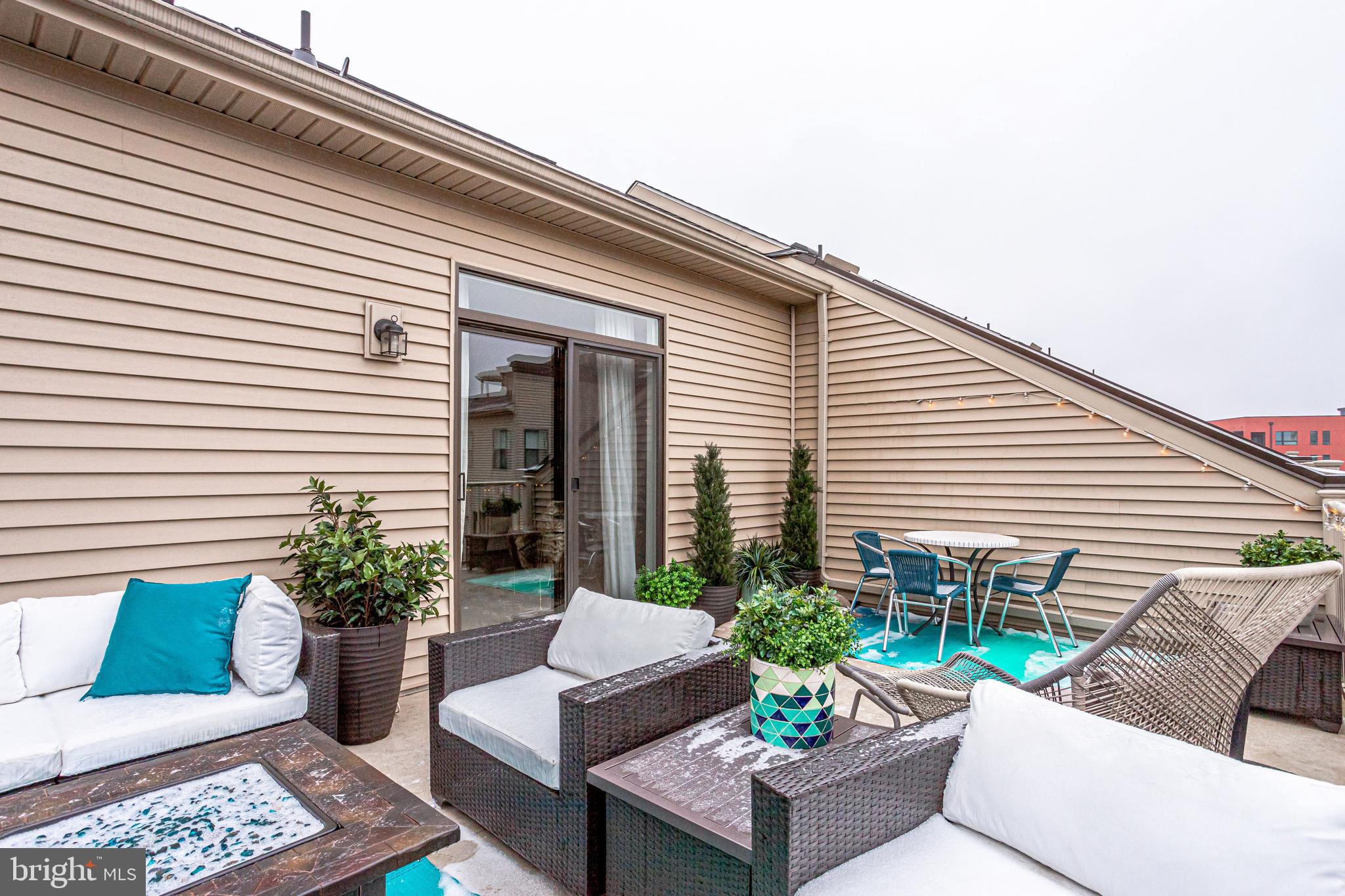 ONE LOUDOUN - Residential