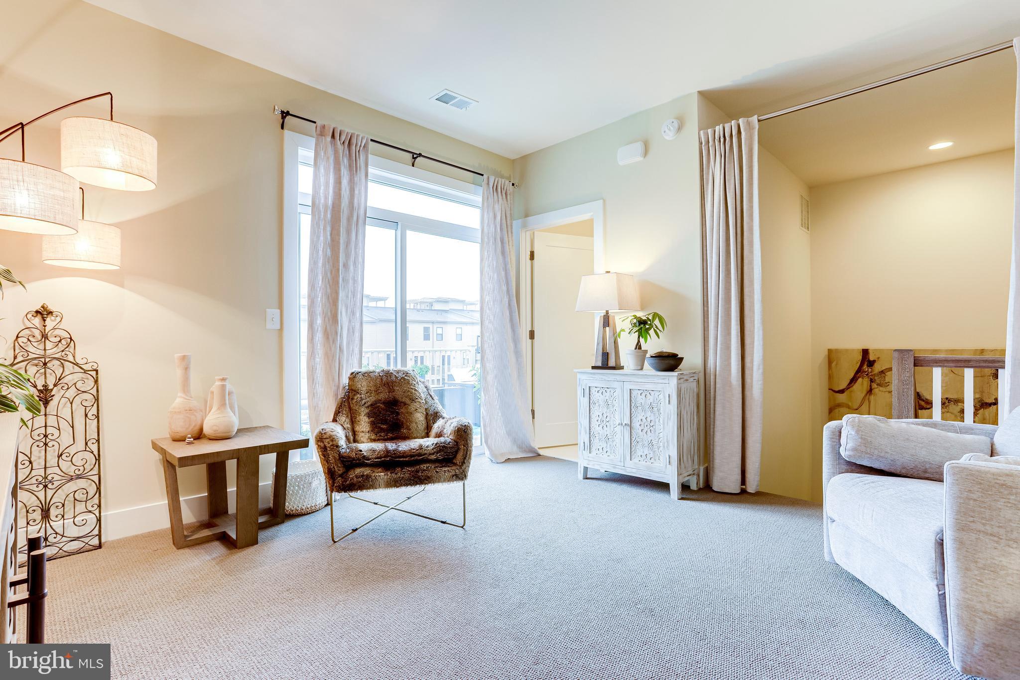 ONE LOUDOUN - Residential