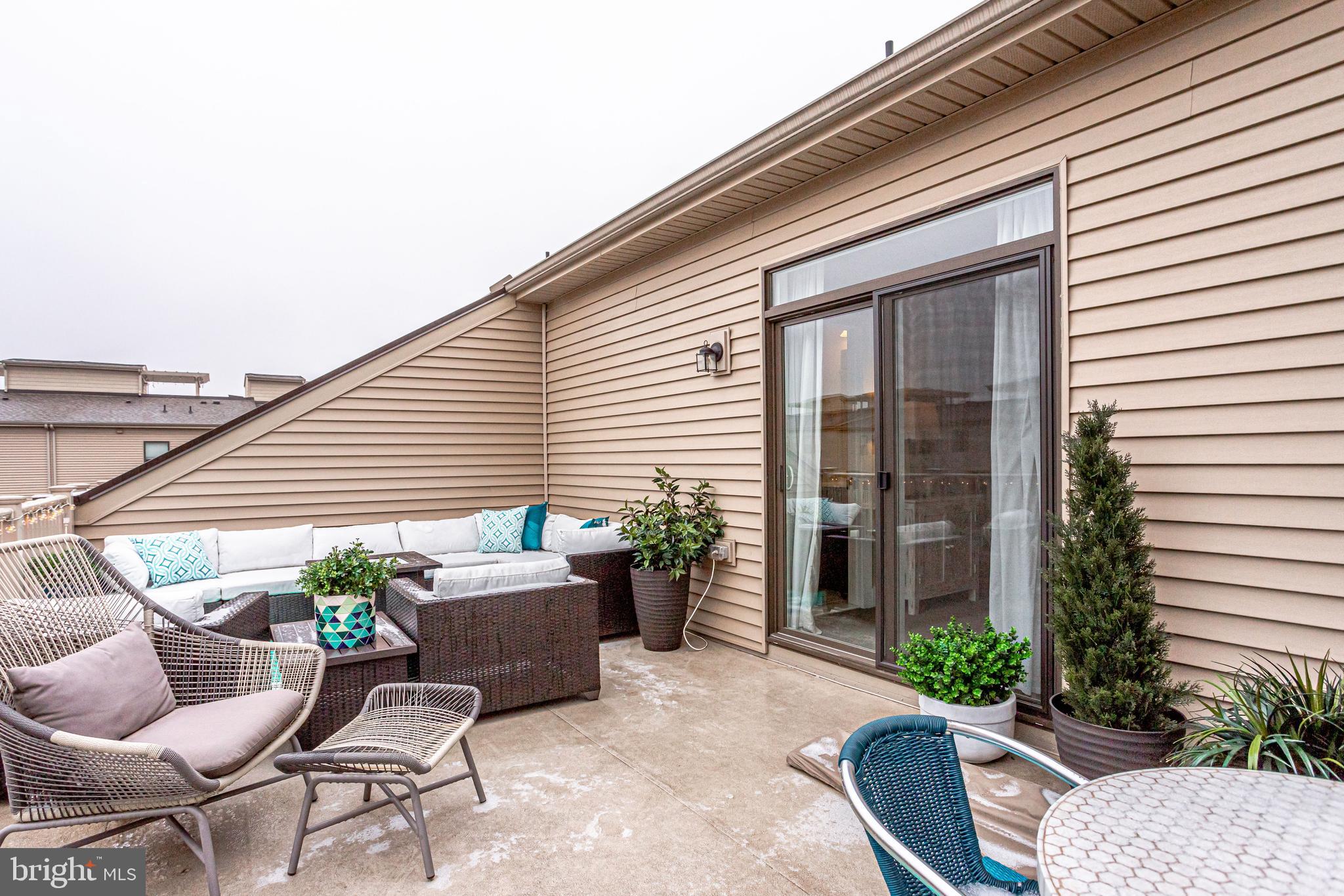 ONE LOUDOUN - Residential