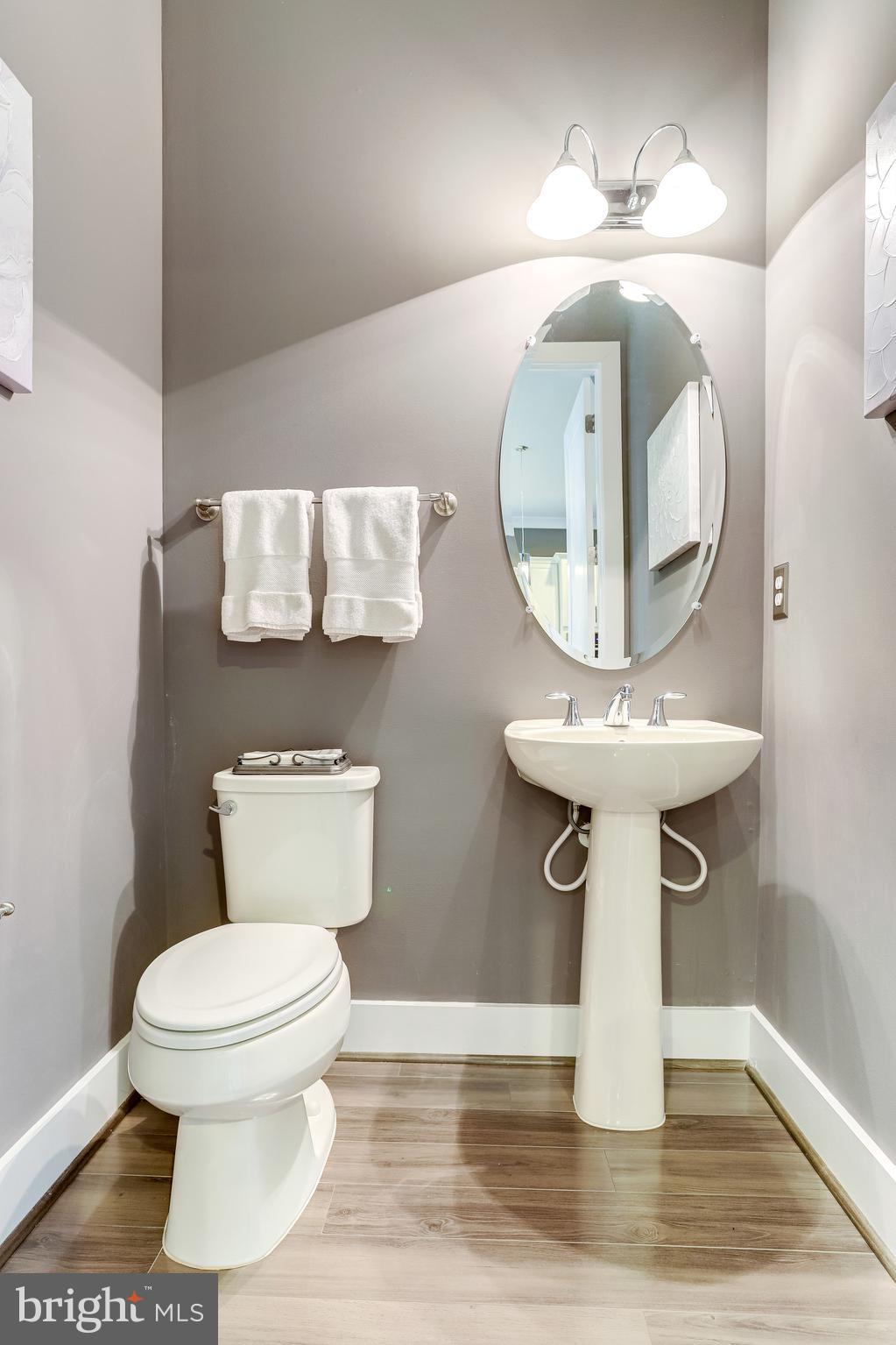 ONE LOUDOUN - Residential