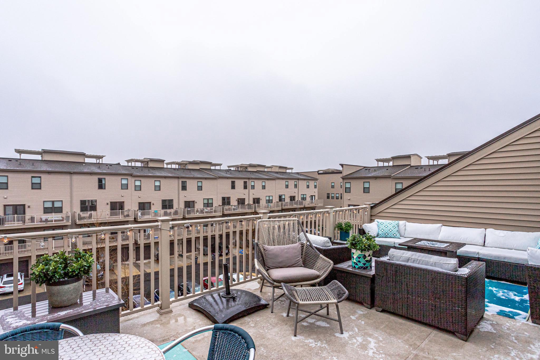 ONE LOUDOUN - Residential