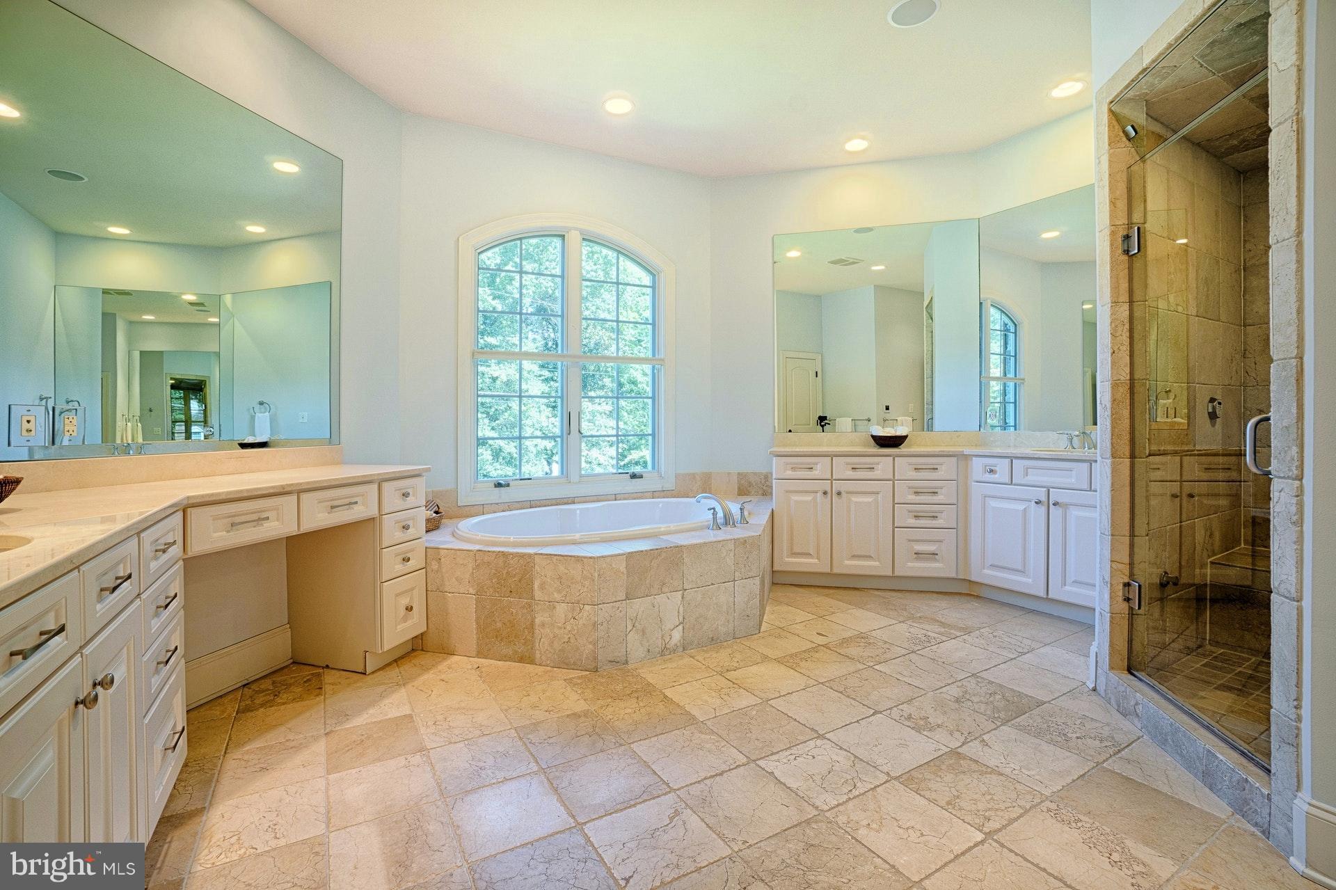 BELLEVUE FOREST - Residential